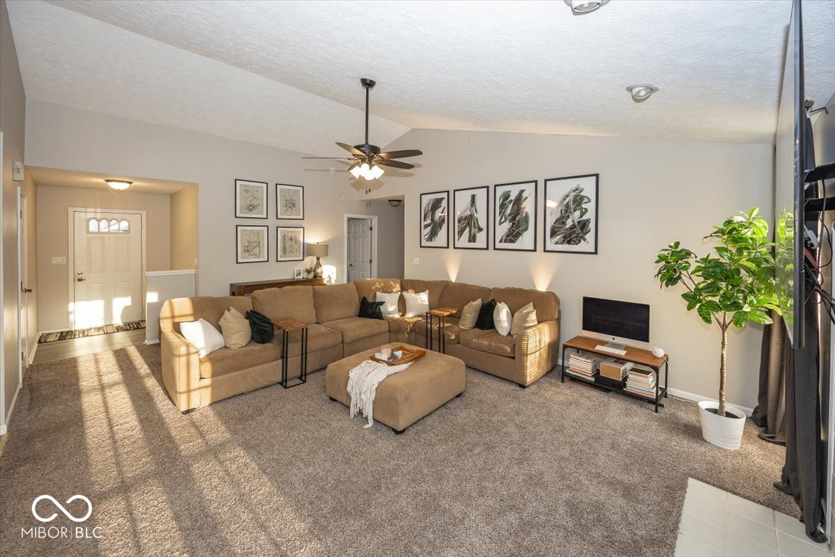 7118 White Oak Trail