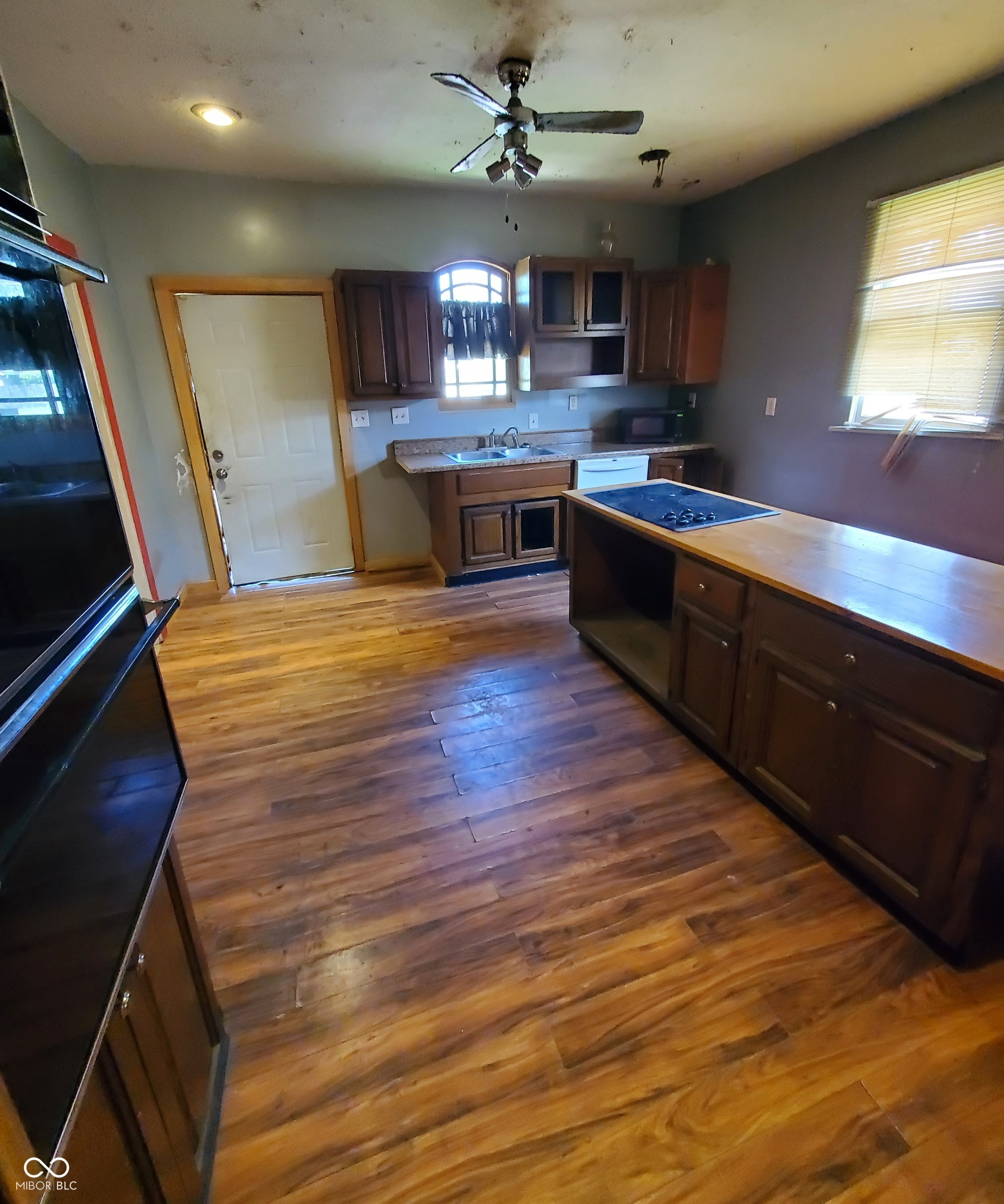 2805 Columbia Avenue