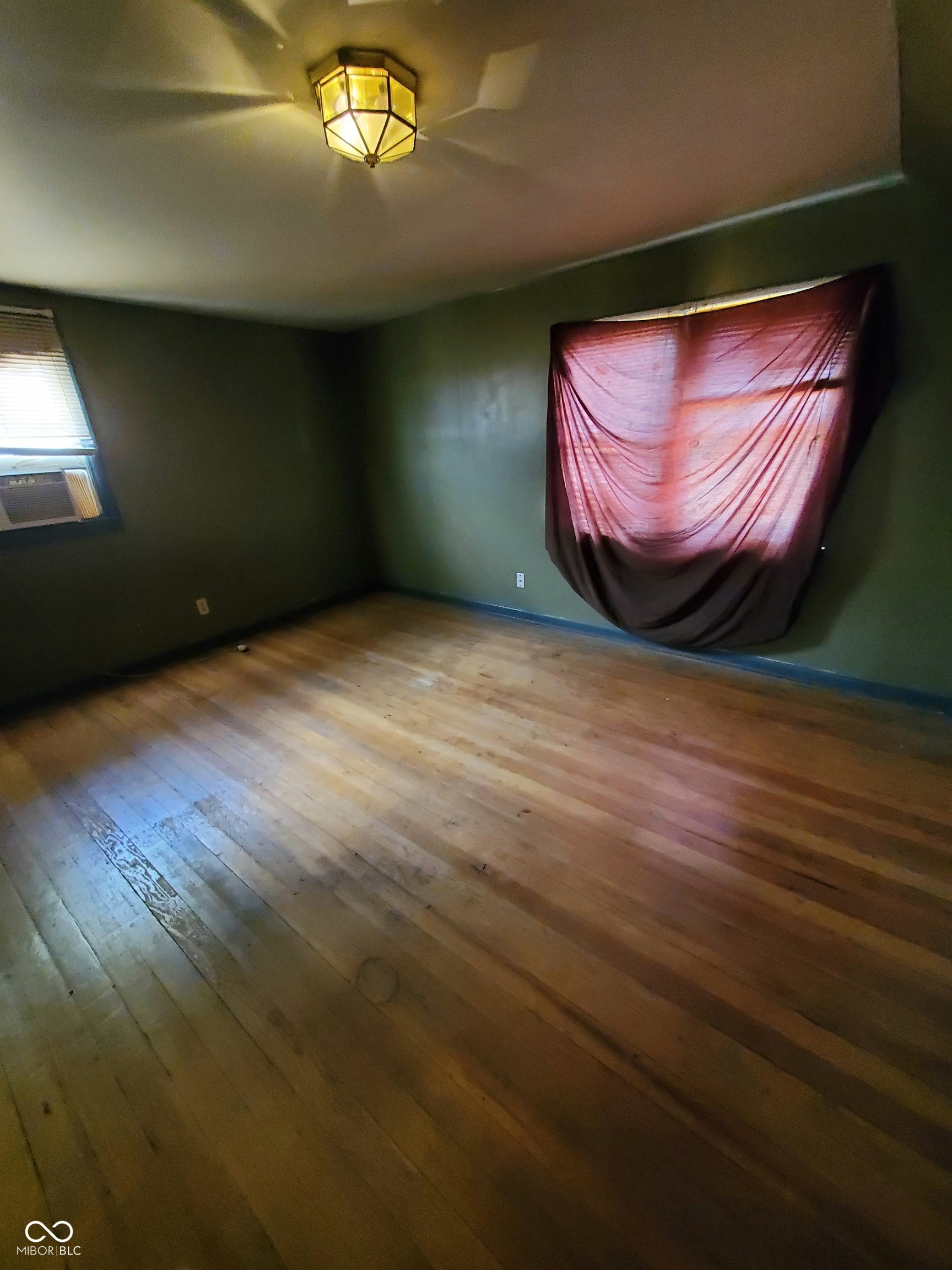 2805 Columbia Avenue