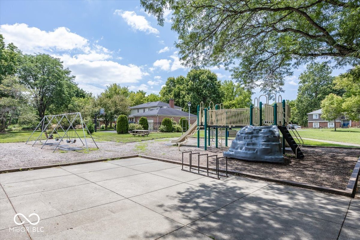 1720 Sturbridge Road