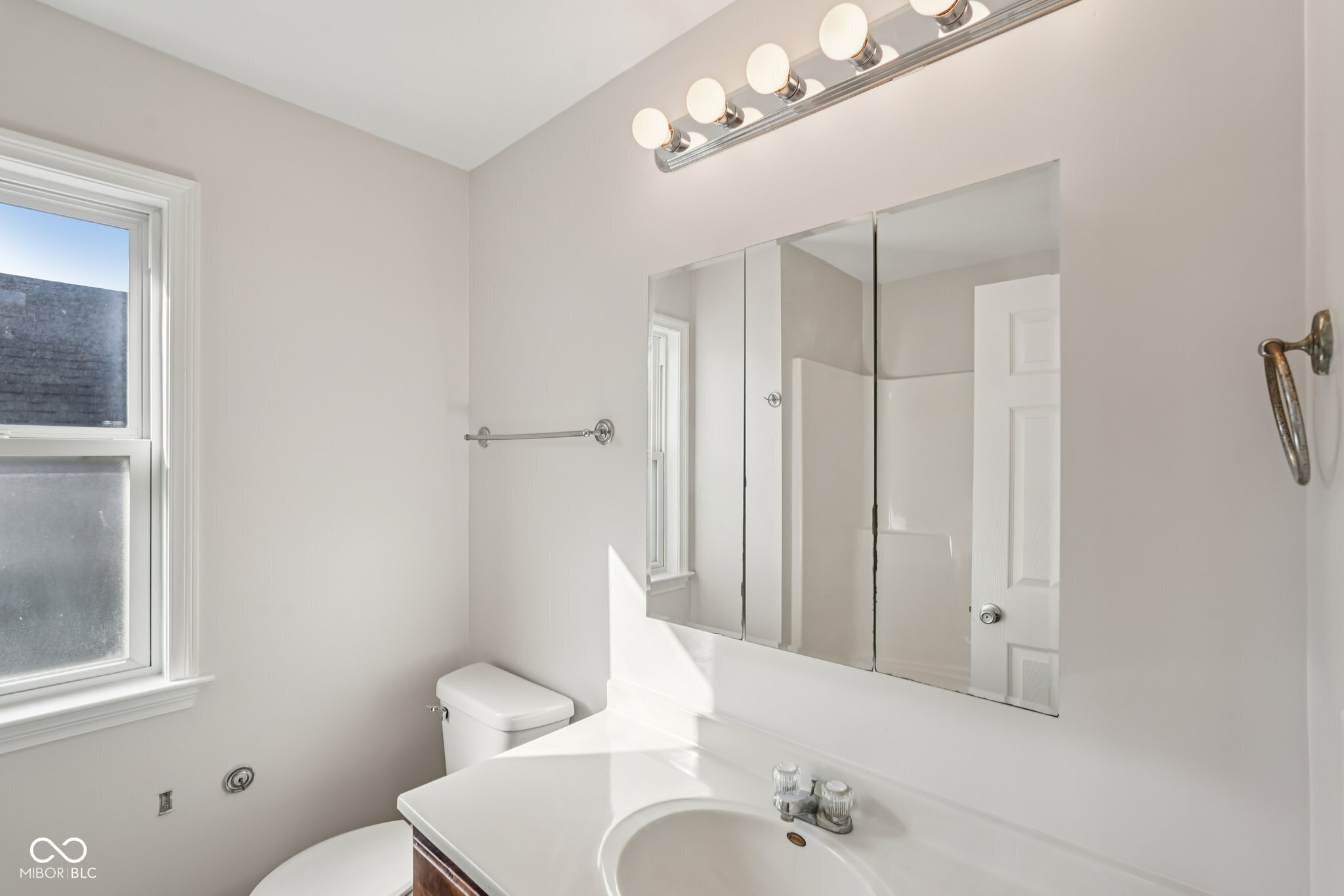 2053 Bellefontaine Street