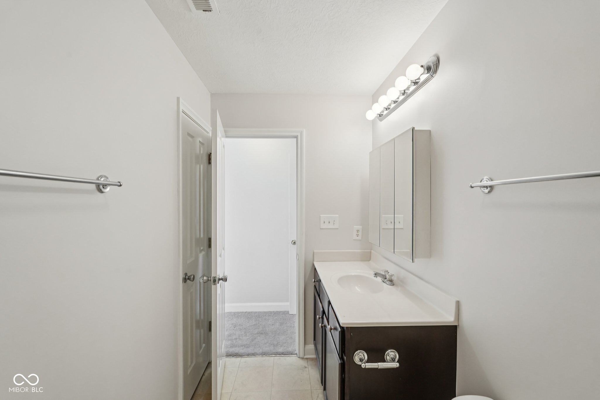 2053 Bellefontaine Street