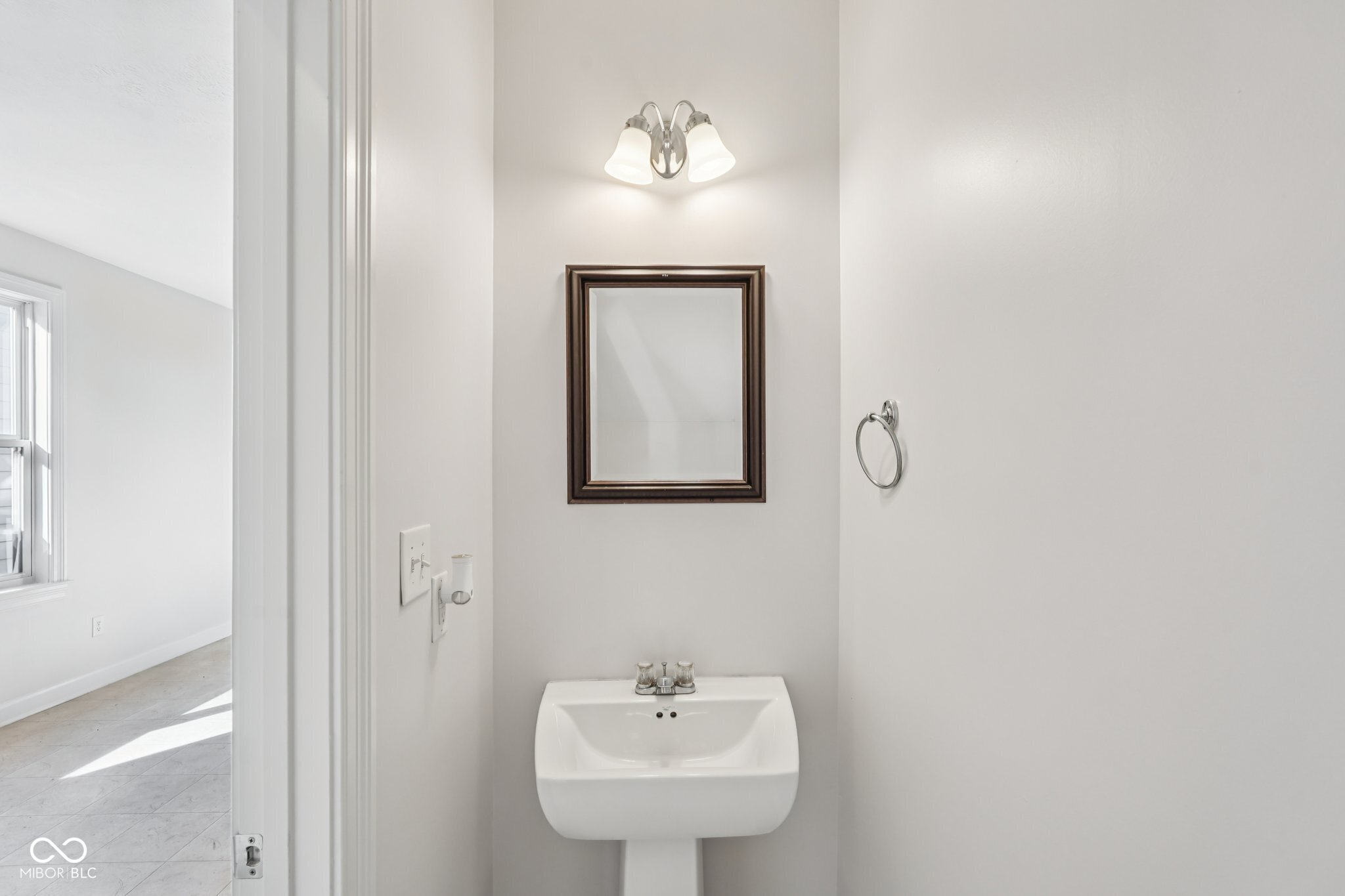 2053 Bellefontaine Street