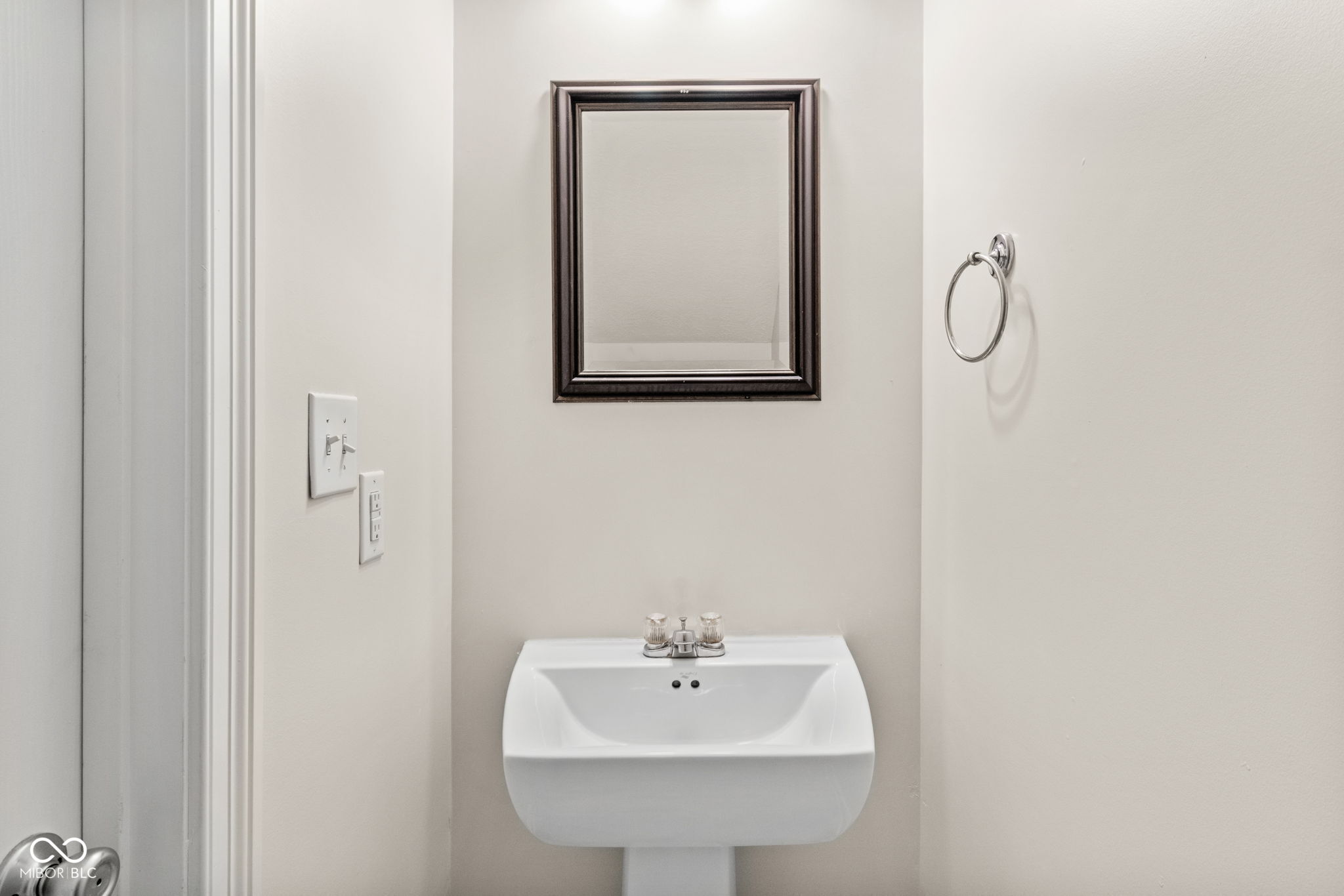 2053 Bellefontaine Street