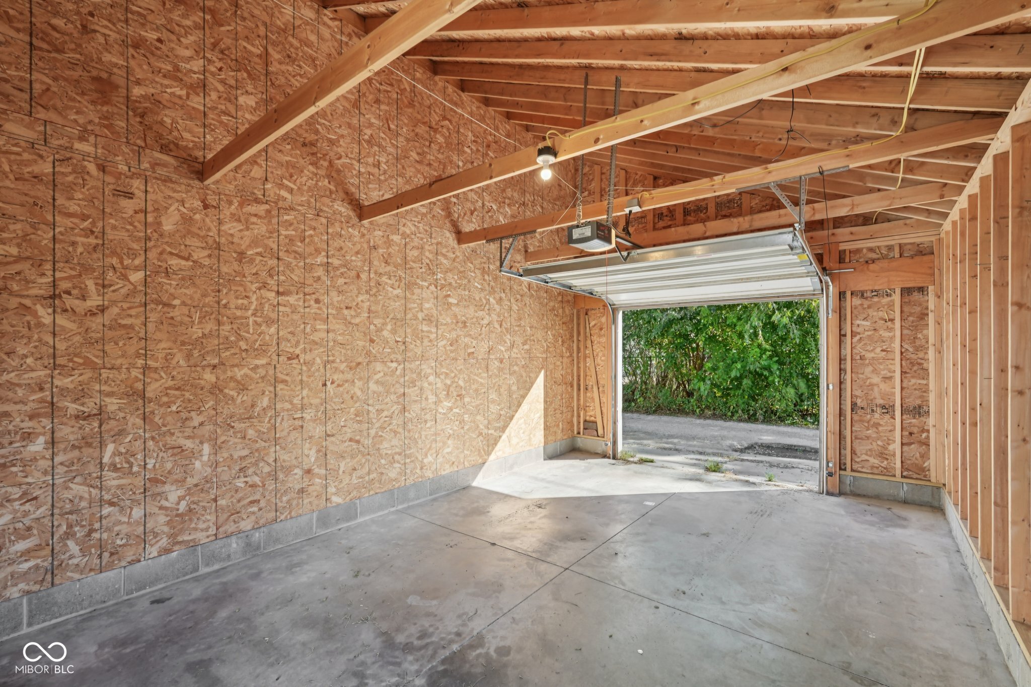 2053 Bellefontaine Street