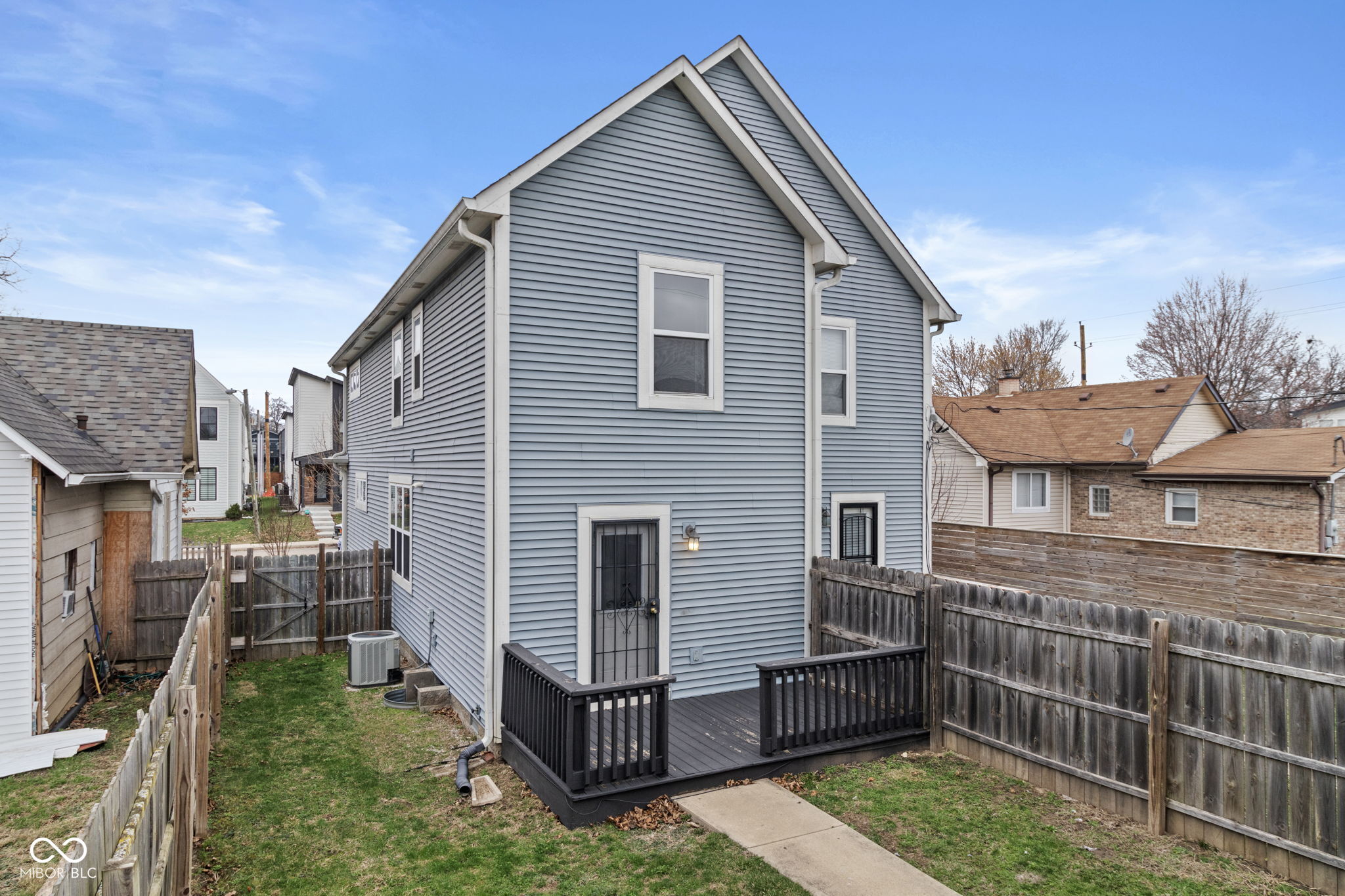 2053 Bellefontaine Street