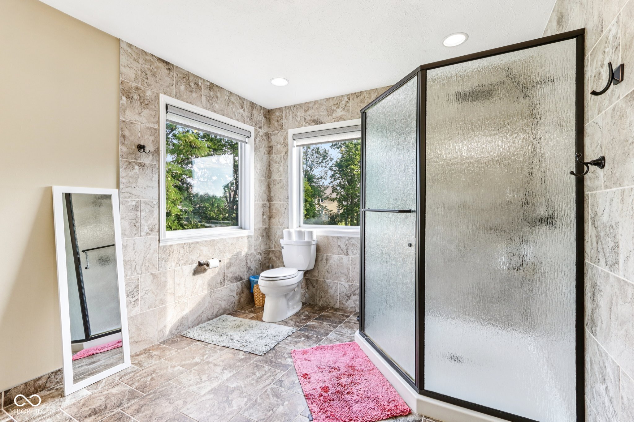 4100 Field Master Circle