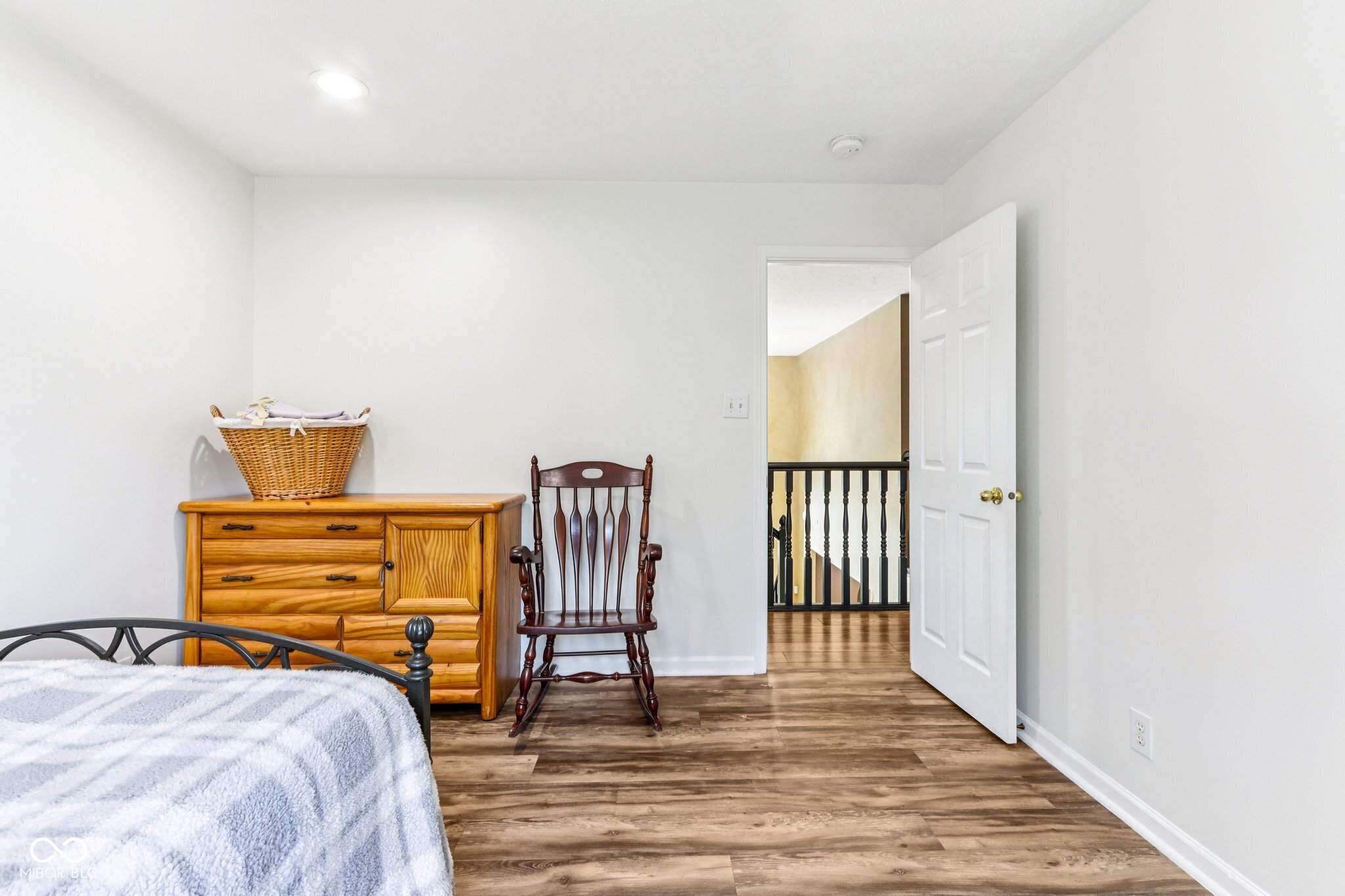 4100 Field Master Circle