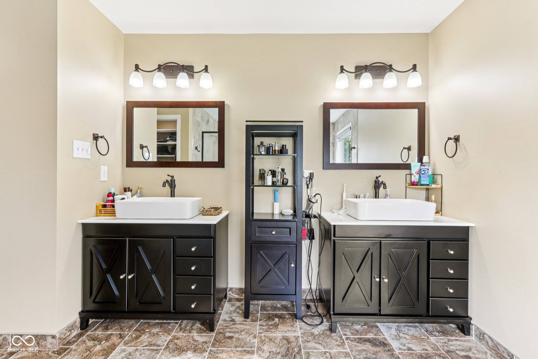 4100 Field Master Circle