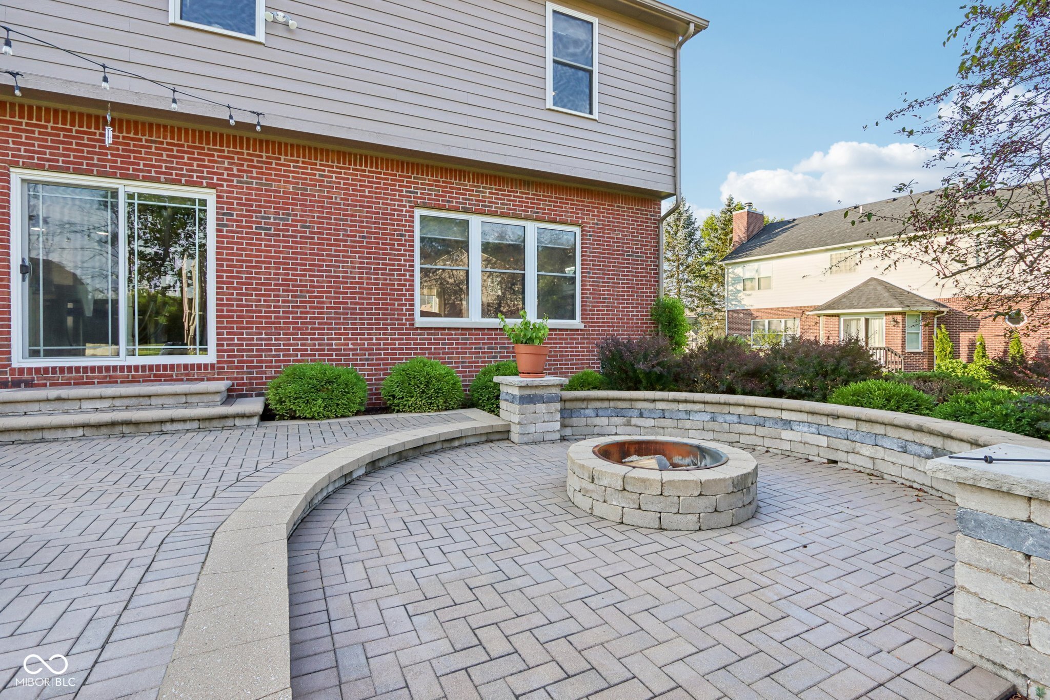 4100 Field Master Circle