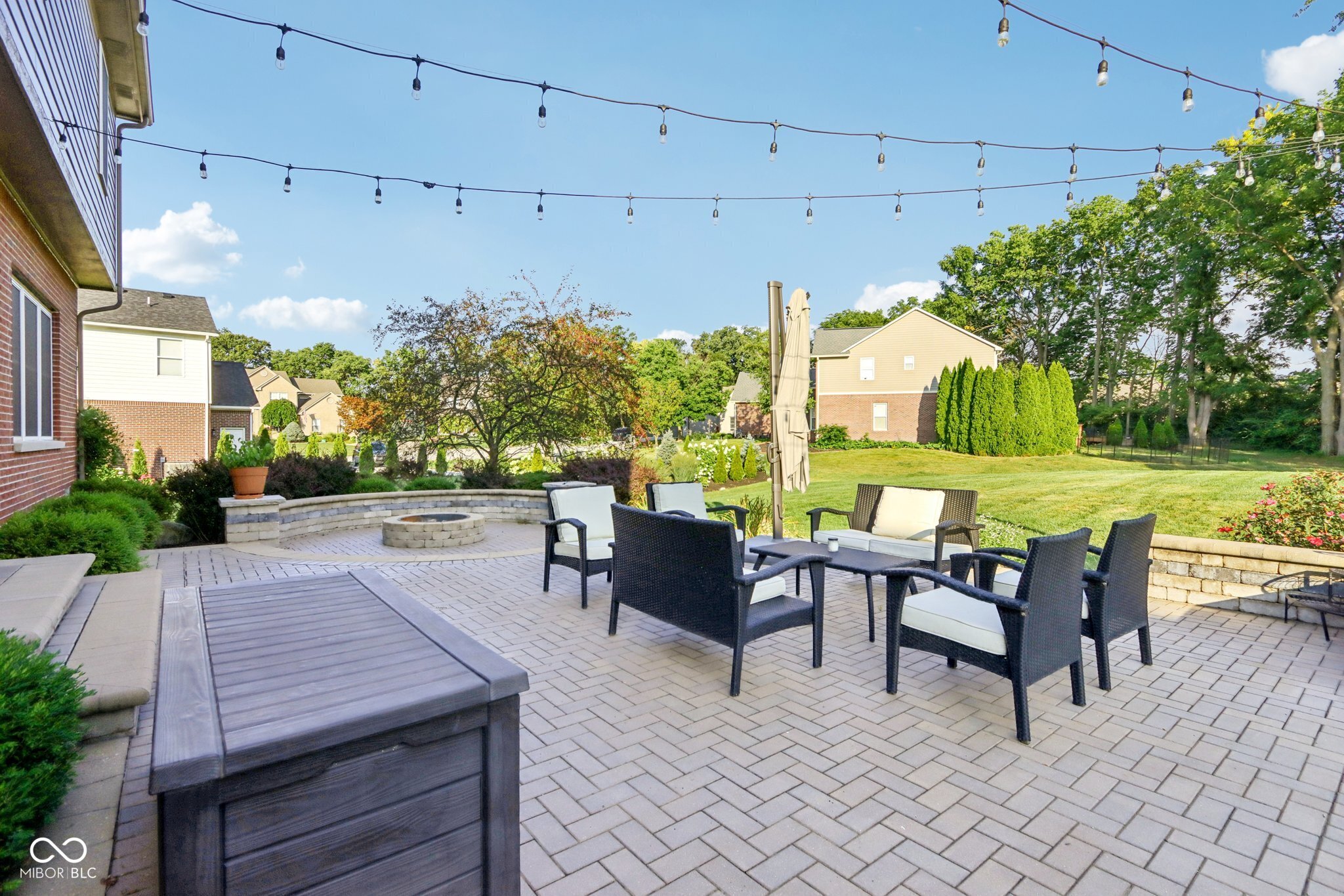 4100 Field Master Circle