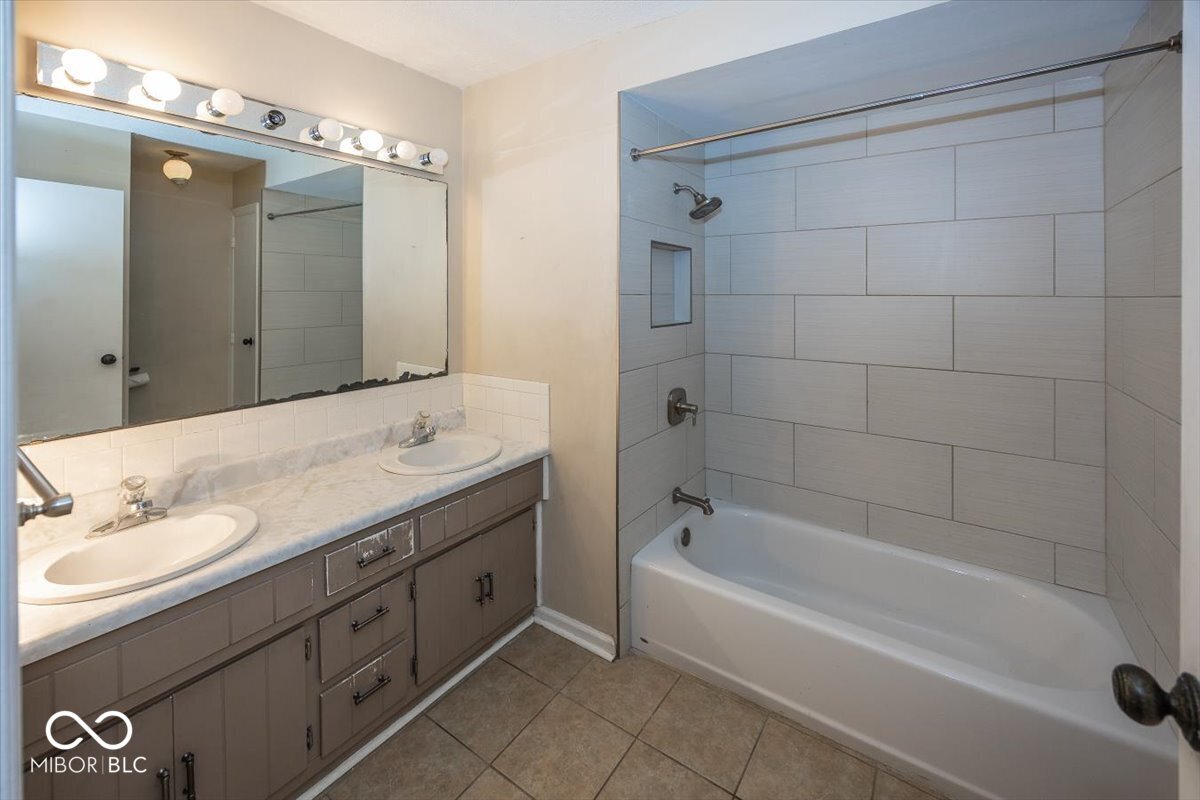 4734 Buckingham Court