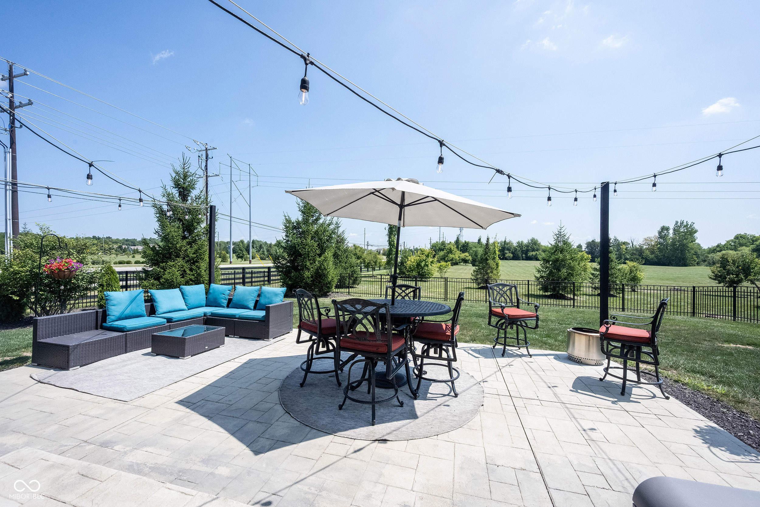 10389 Blue Ribbon Boulevard