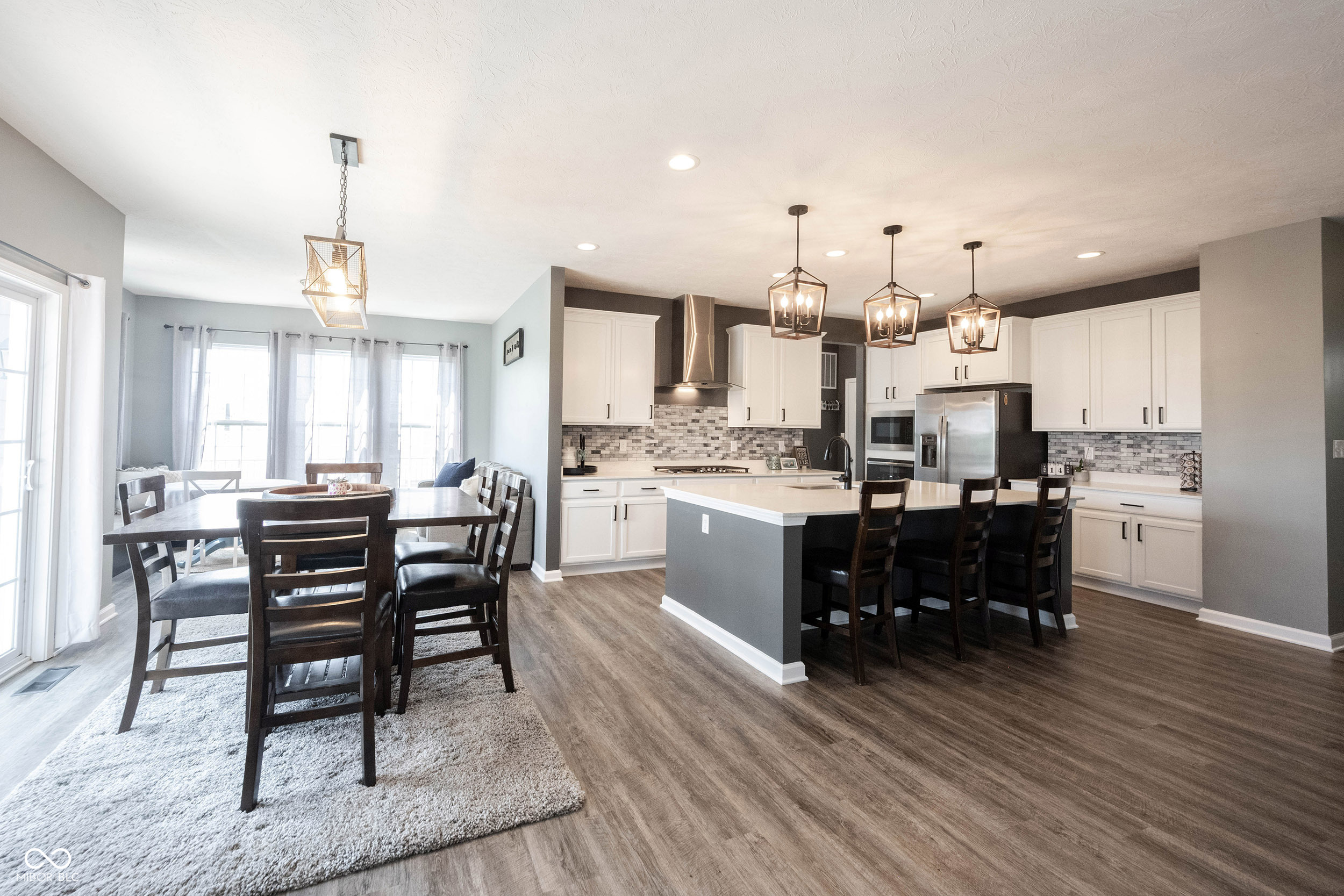 10389 Blue Ribbon Boulevard