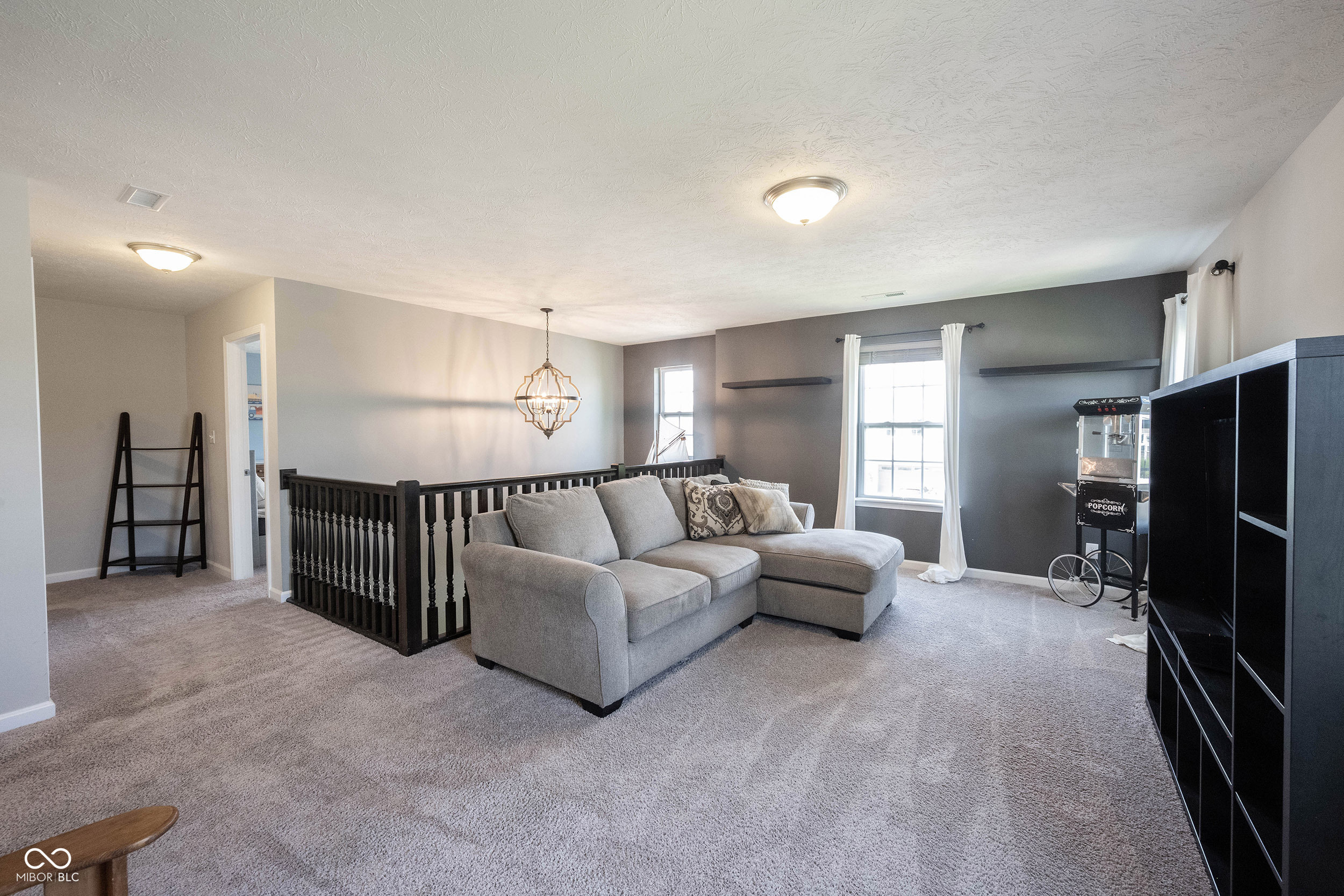 10389 Blue Ribbon Boulevard