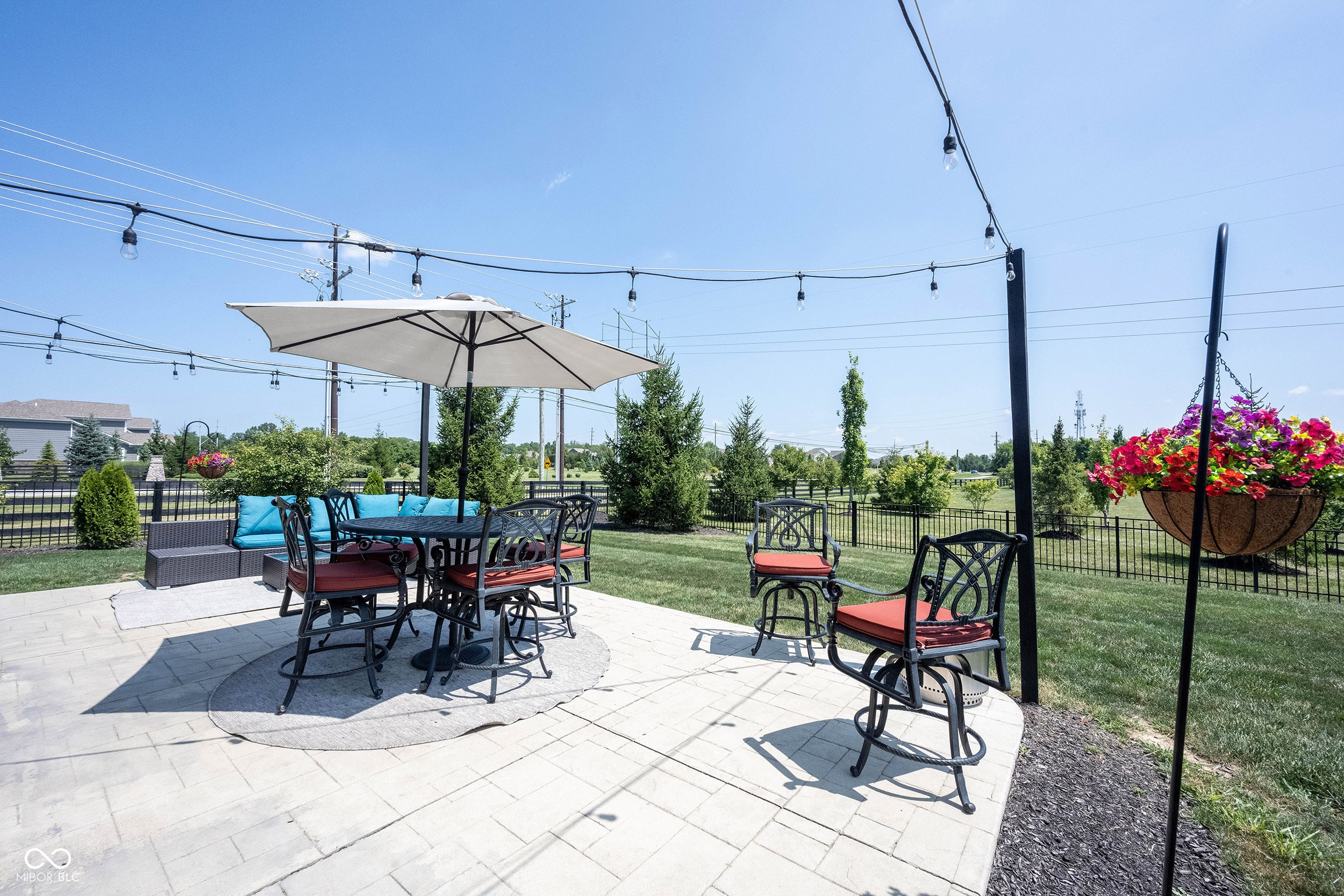 10389 Blue Ribbon Boulevard