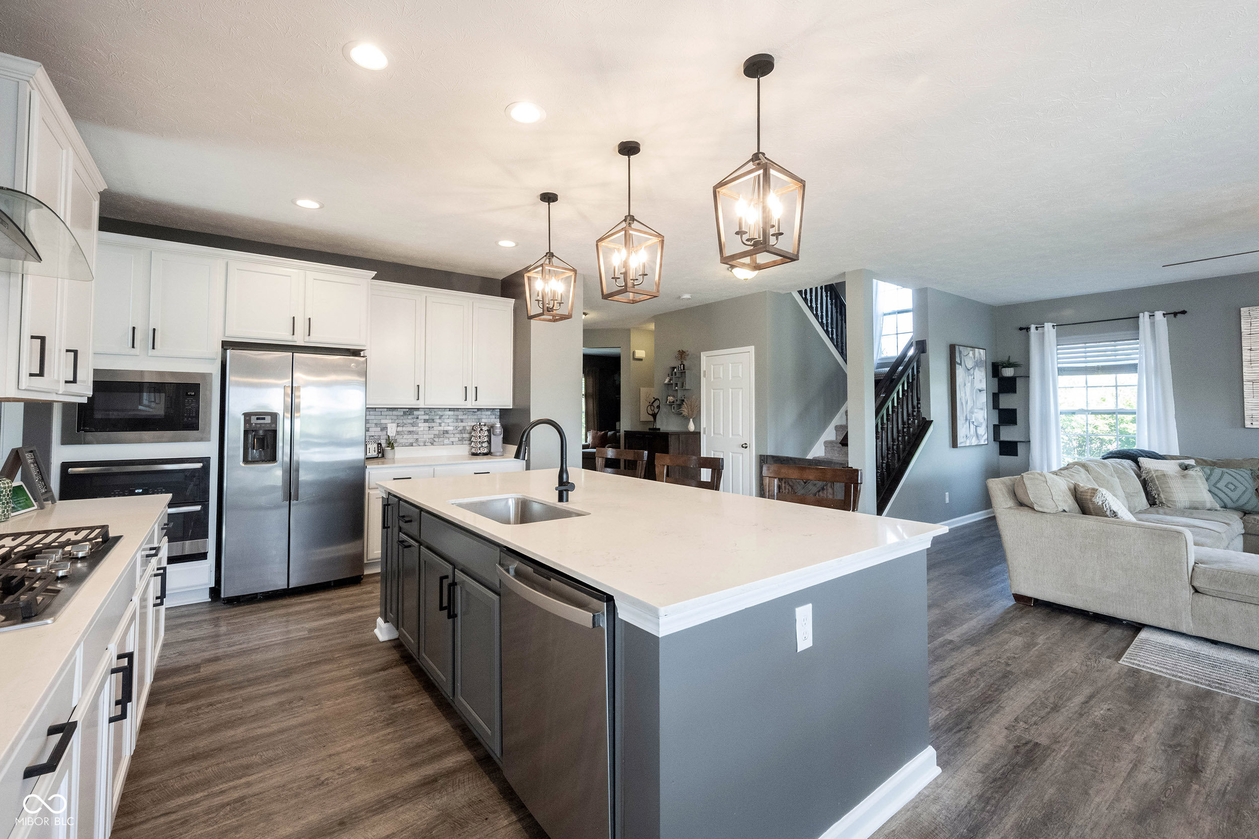 10389 Blue Ribbon Boulevard