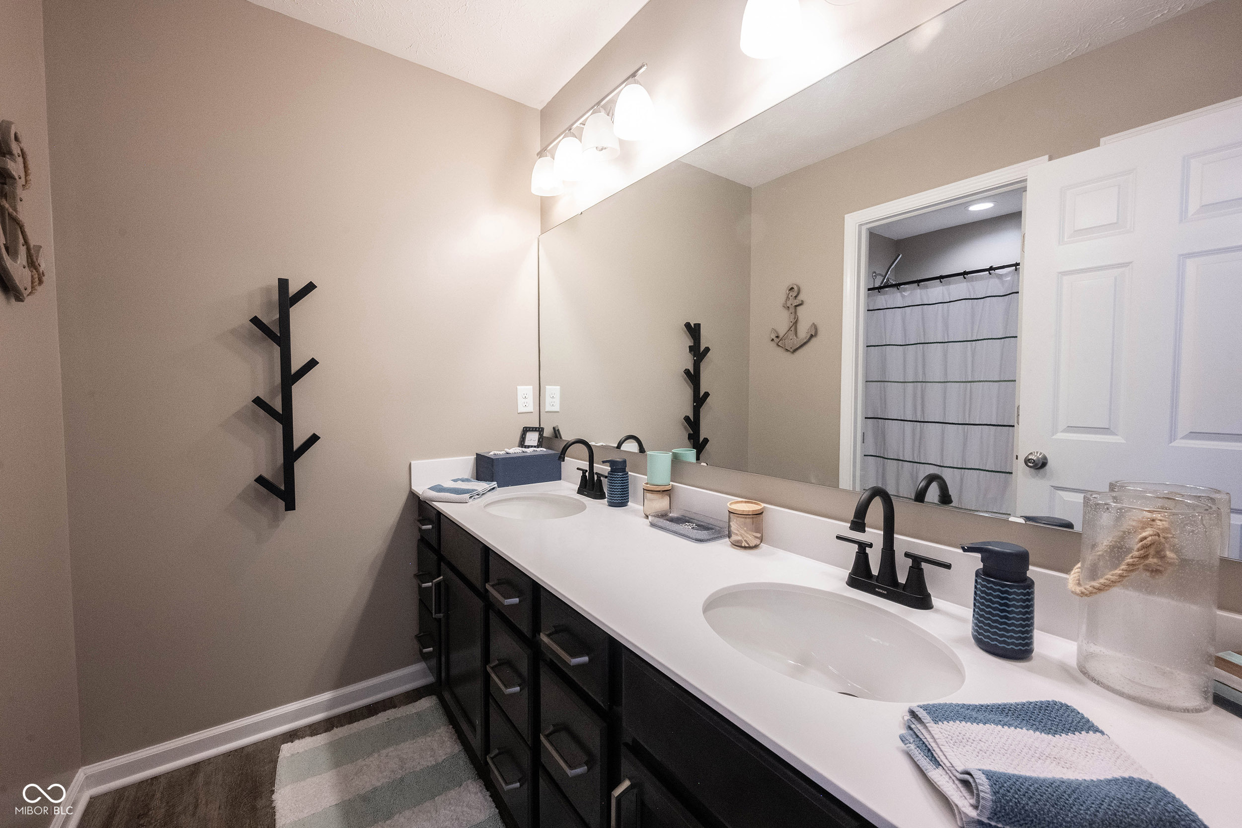 10389 Blue Ribbon Boulevard