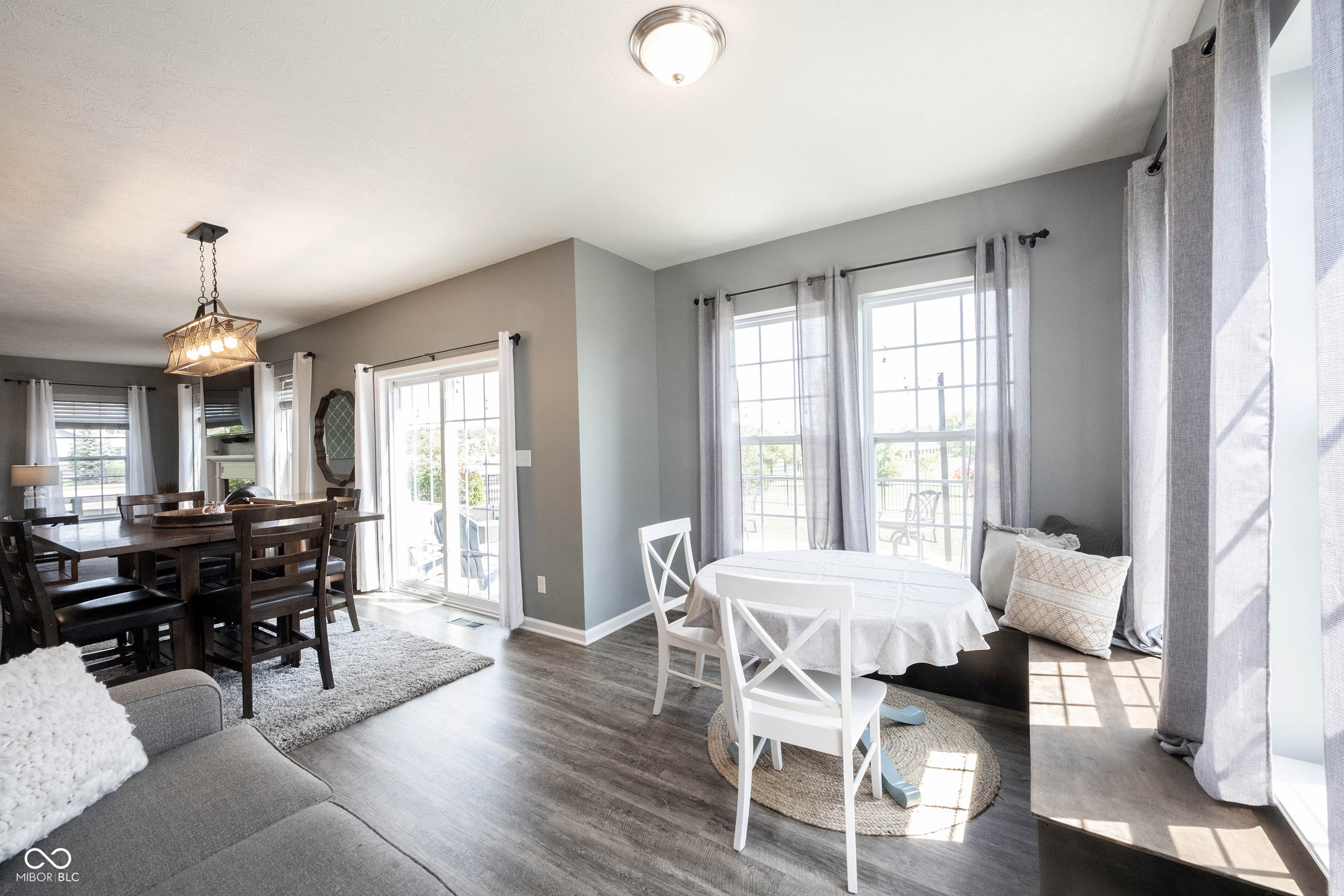 10389 Blue Ribbon Boulevard