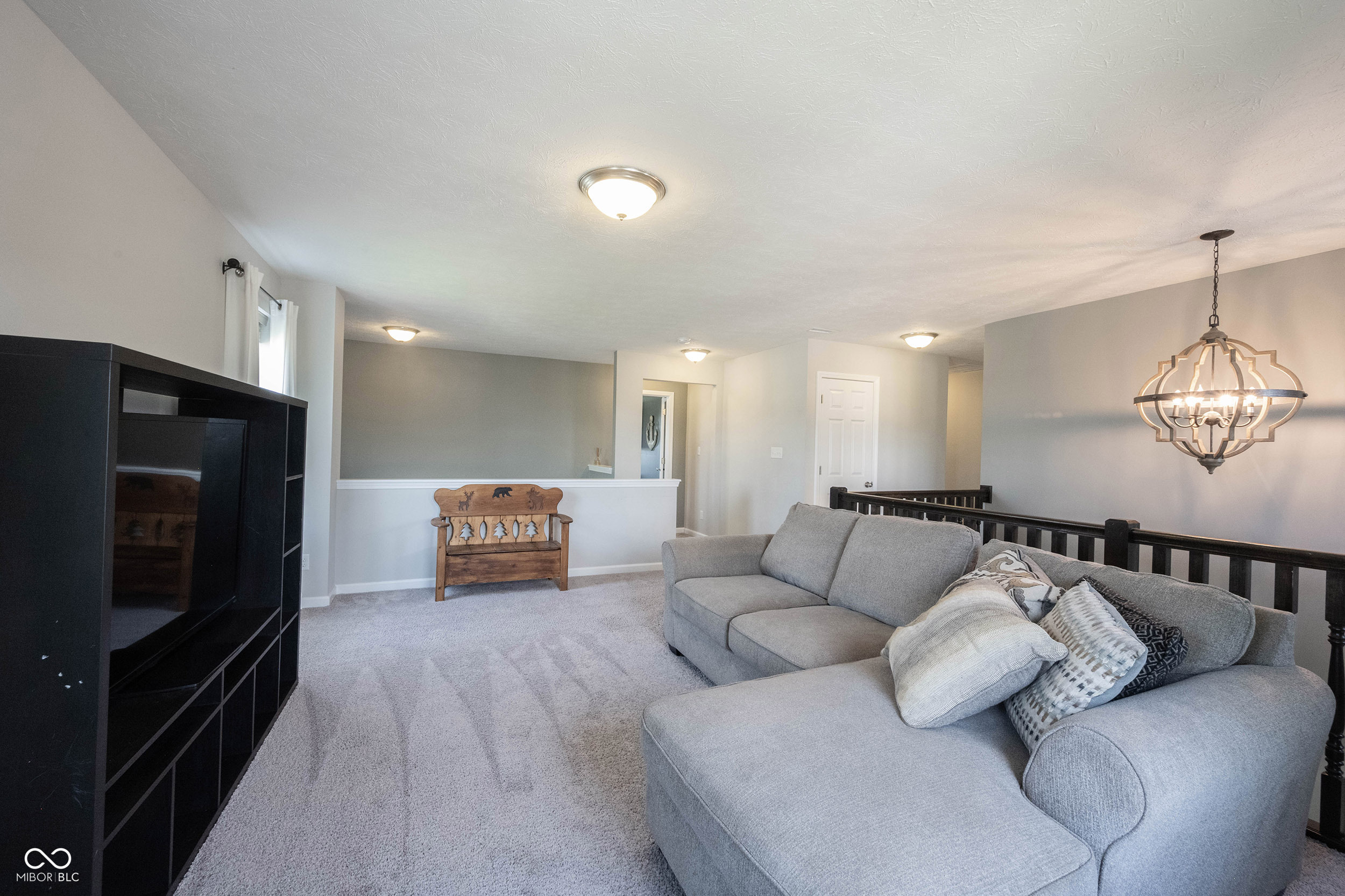 10389 Blue Ribbon Boulevard