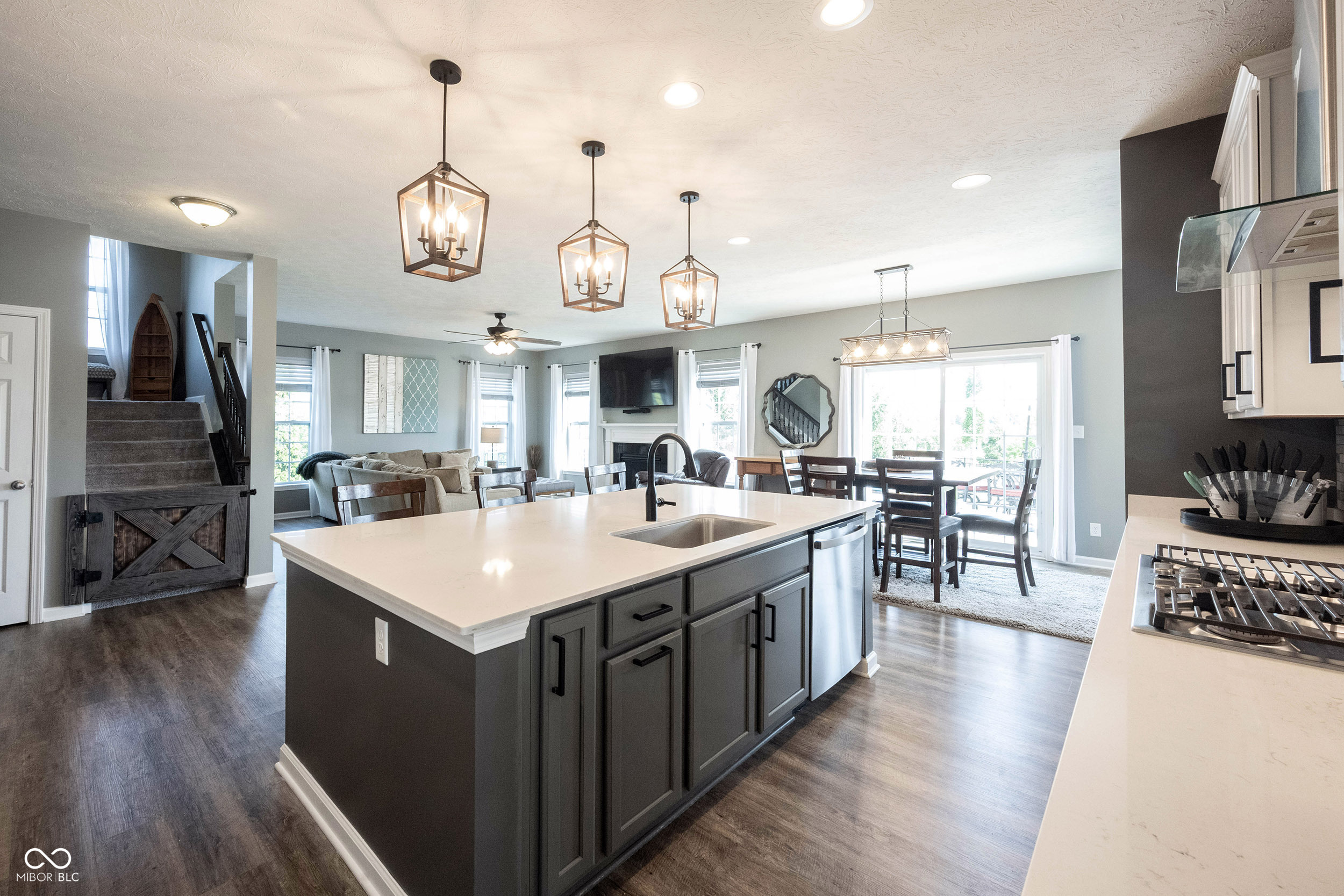 10389 Blue Ribbon Boulevard