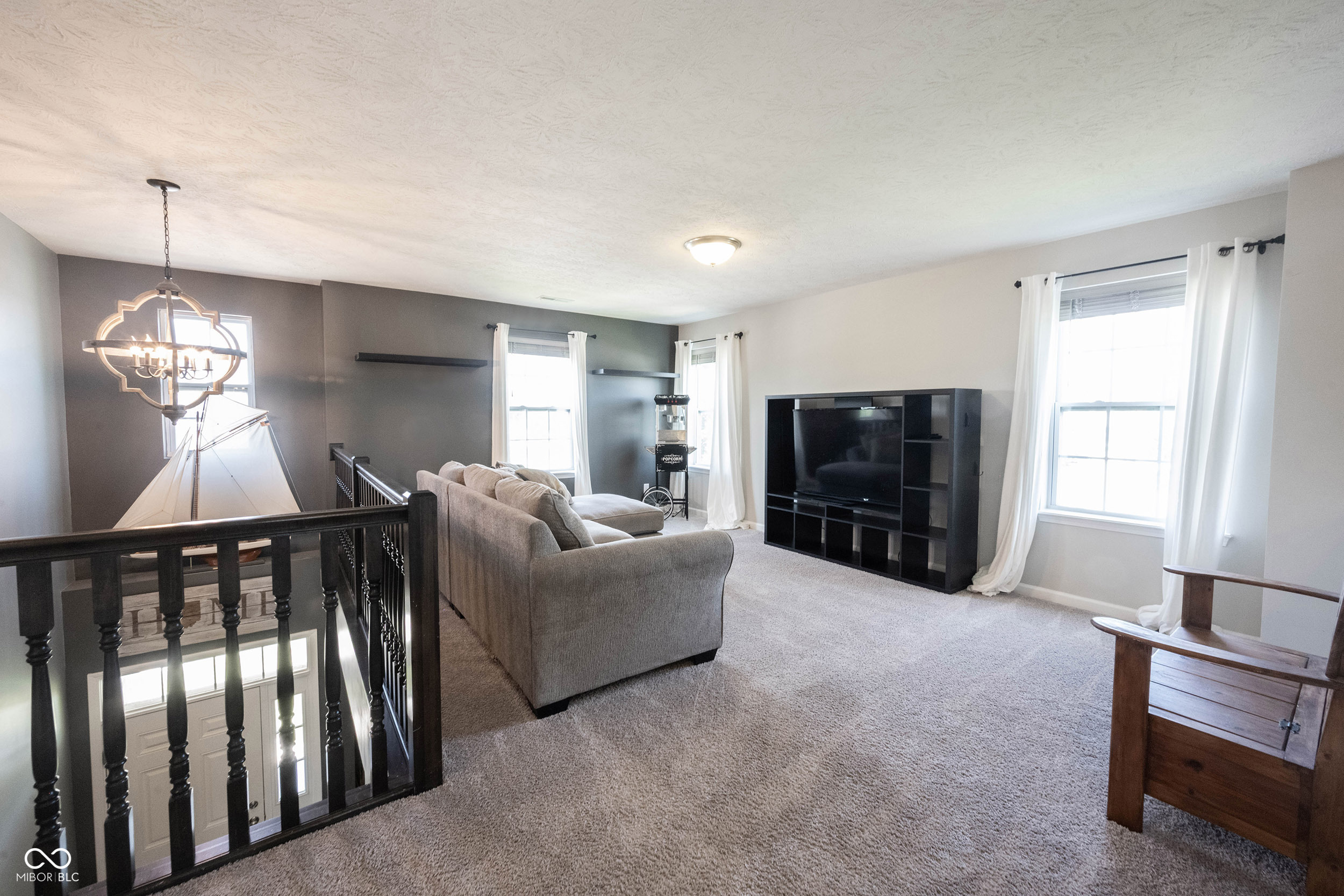 10389 Blue Ribbon Boulevard