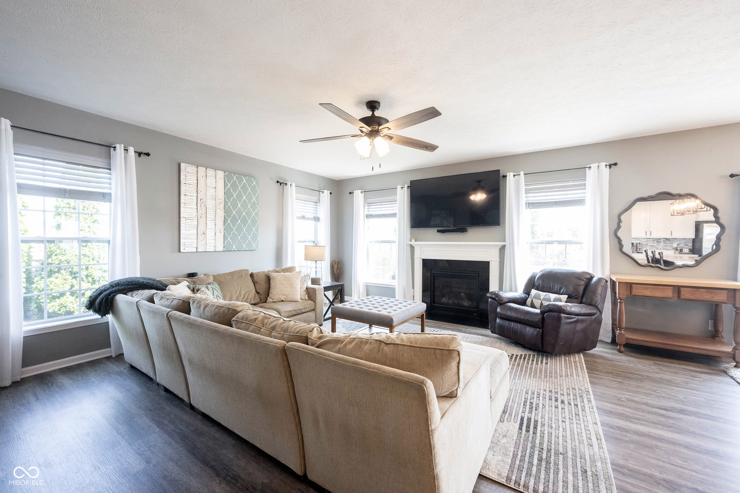 10389 Blue Ribbon Boulevard