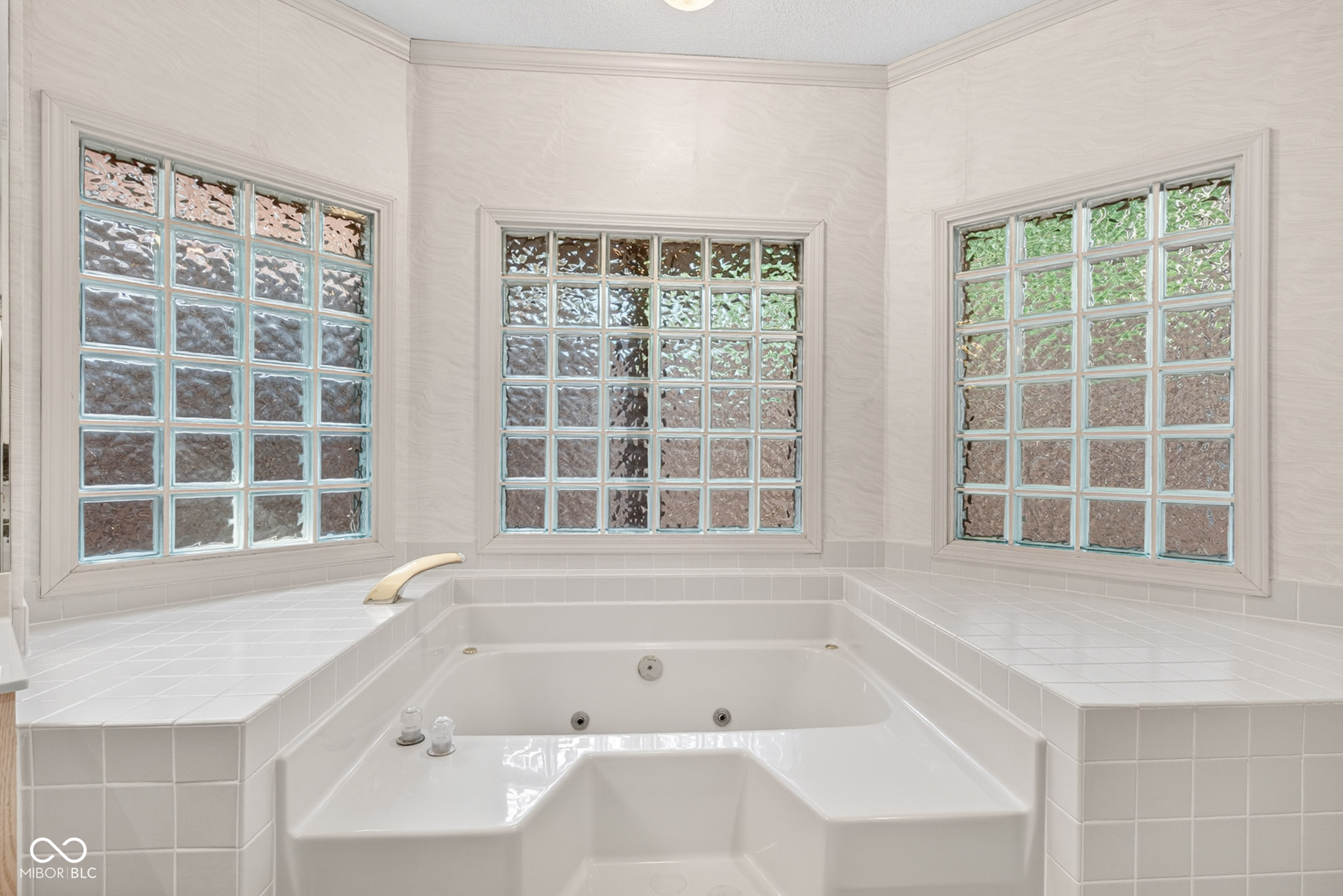 2304 N Kensington Way