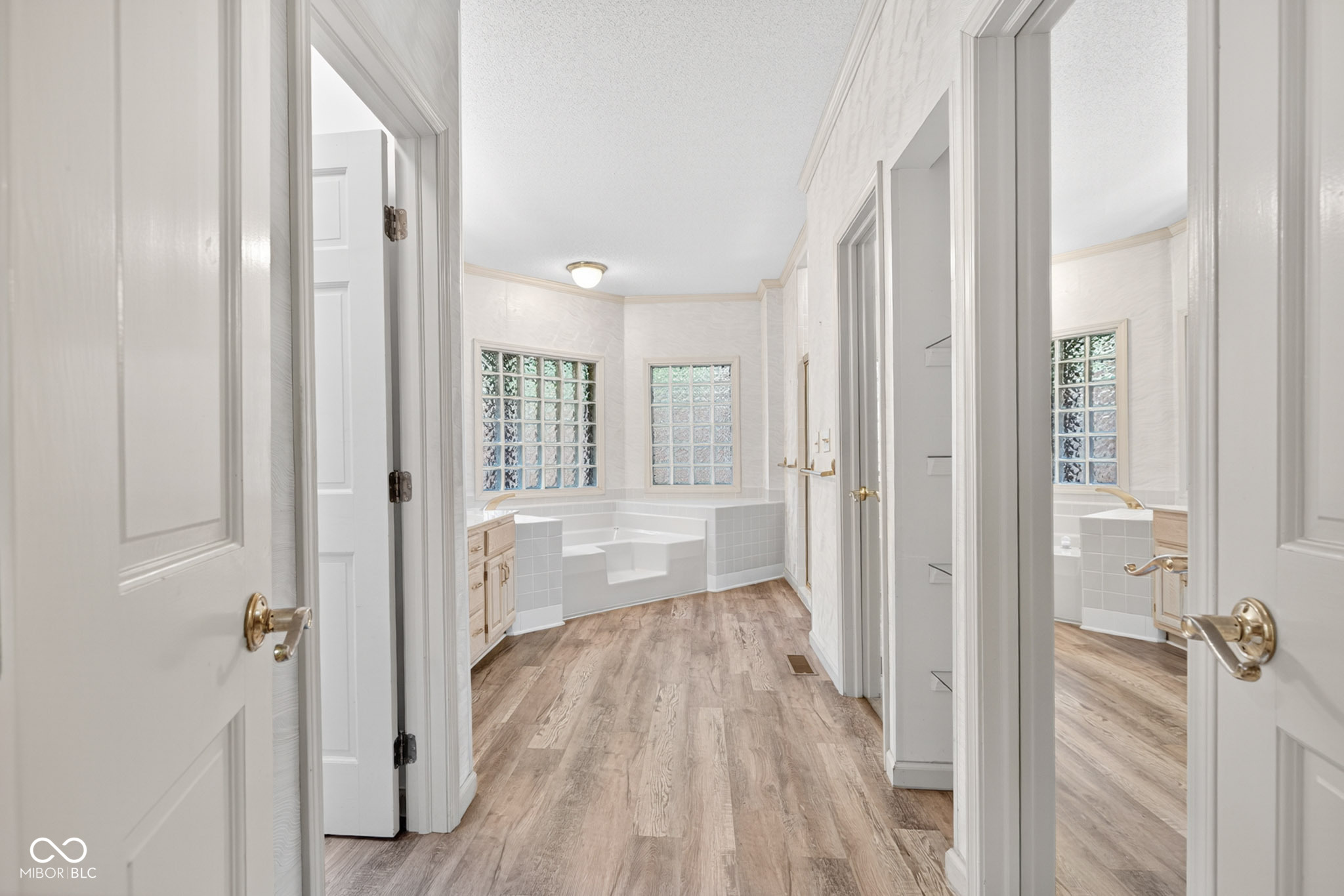 2304 N Kensington Way