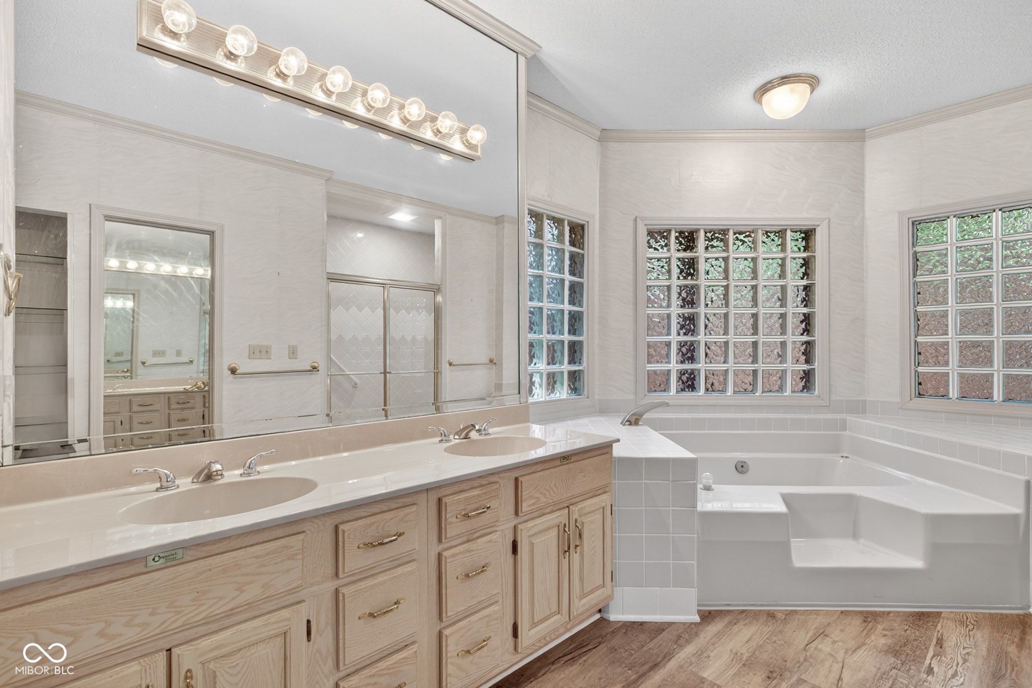 2304 N Kensington Way