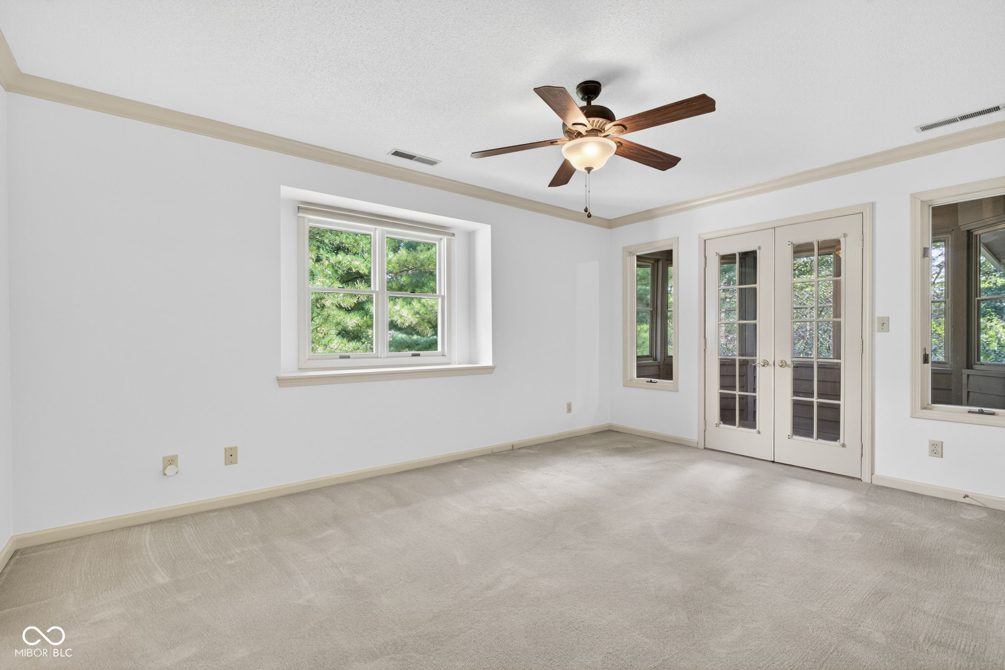 2304 N Kensington Way