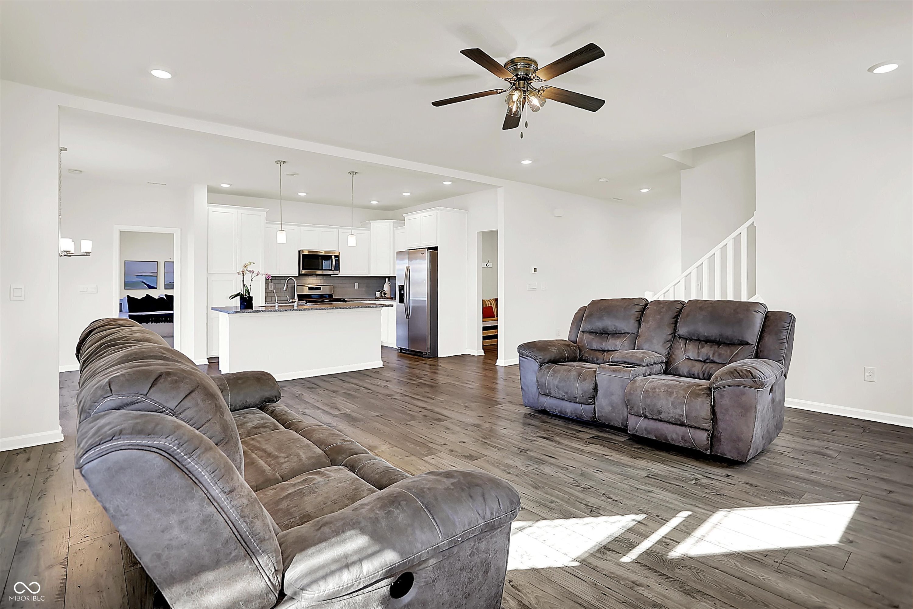 6390 Flag Stop Drive