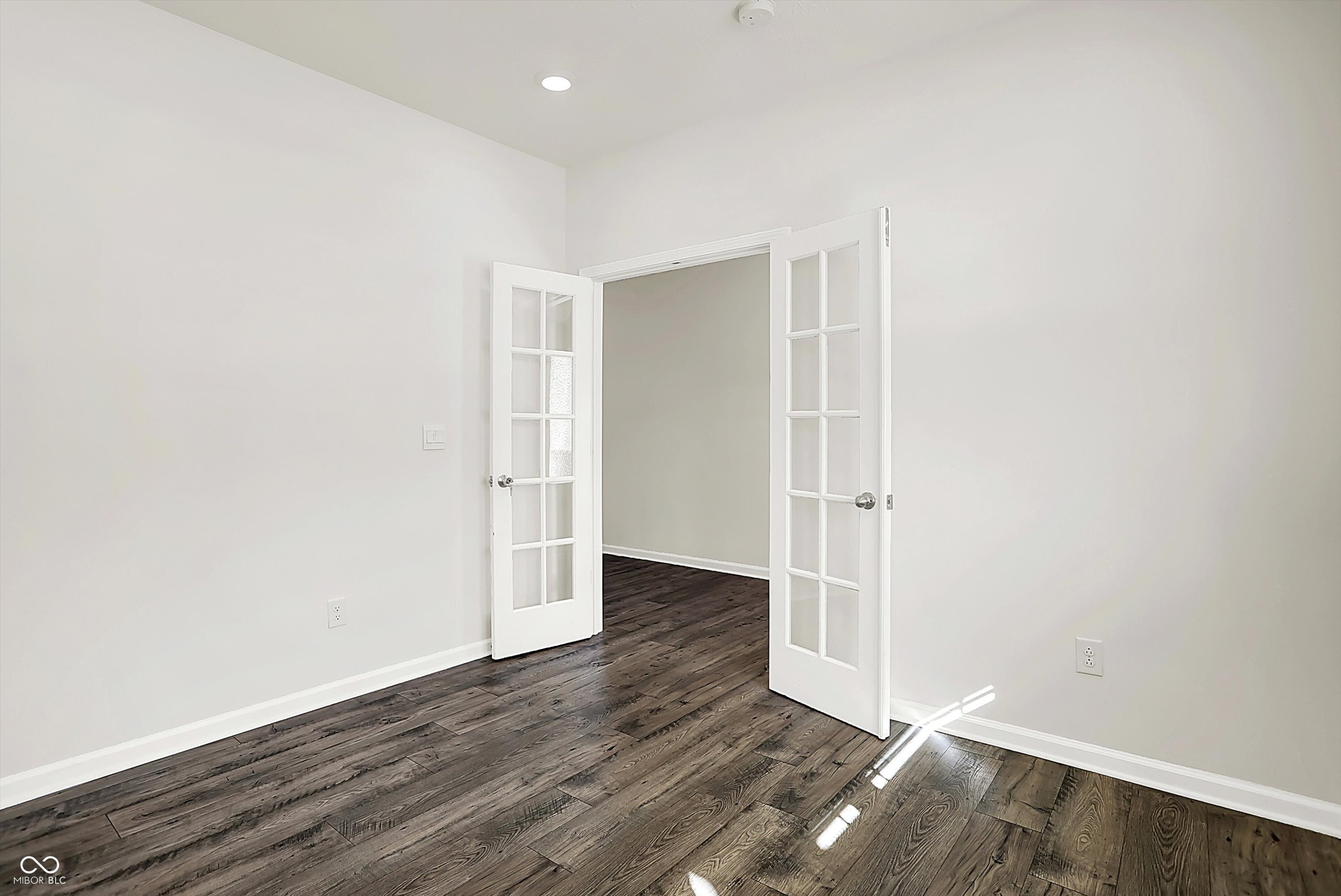 6390 Flag Stop Drive