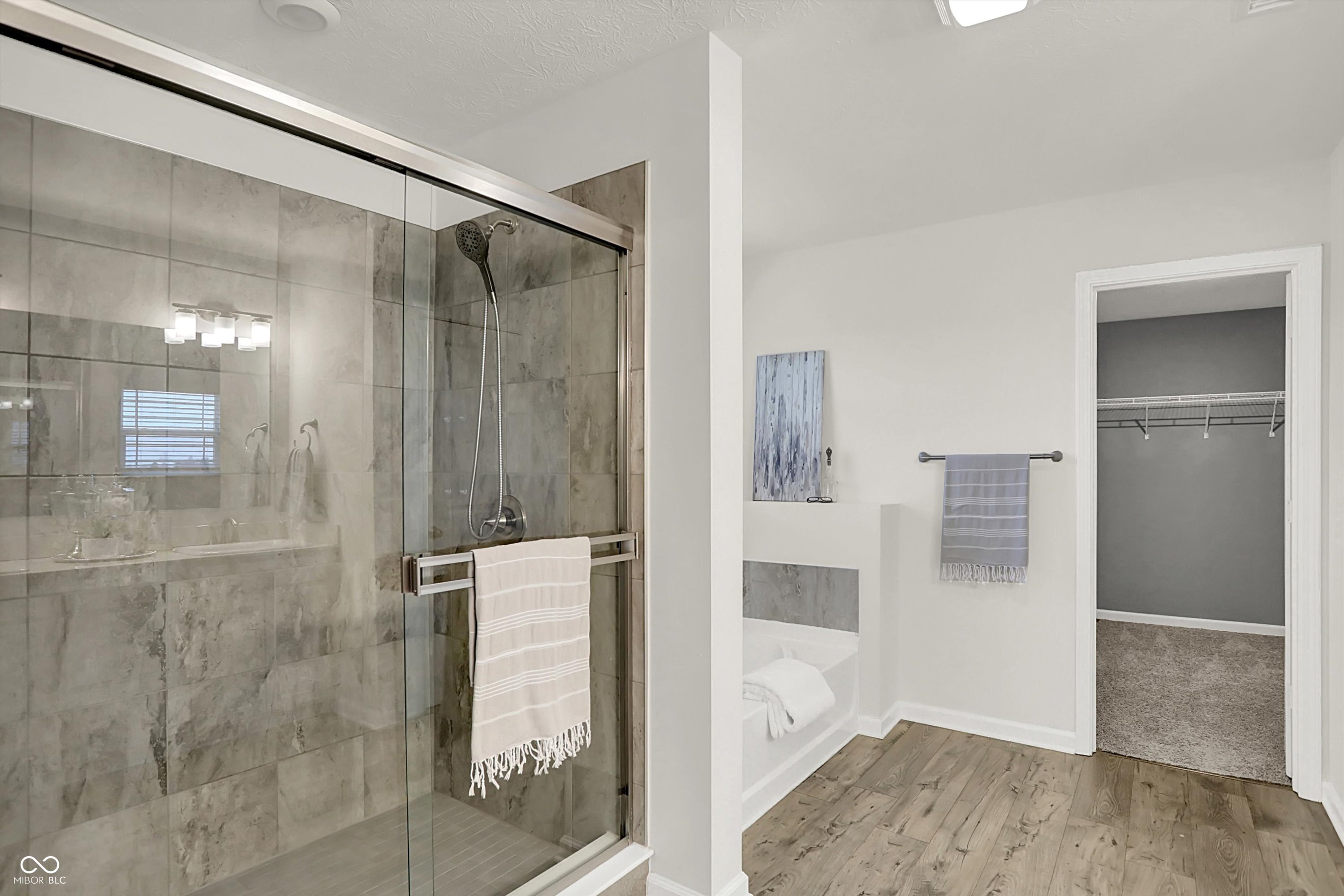 6390 Flag Stop Drive