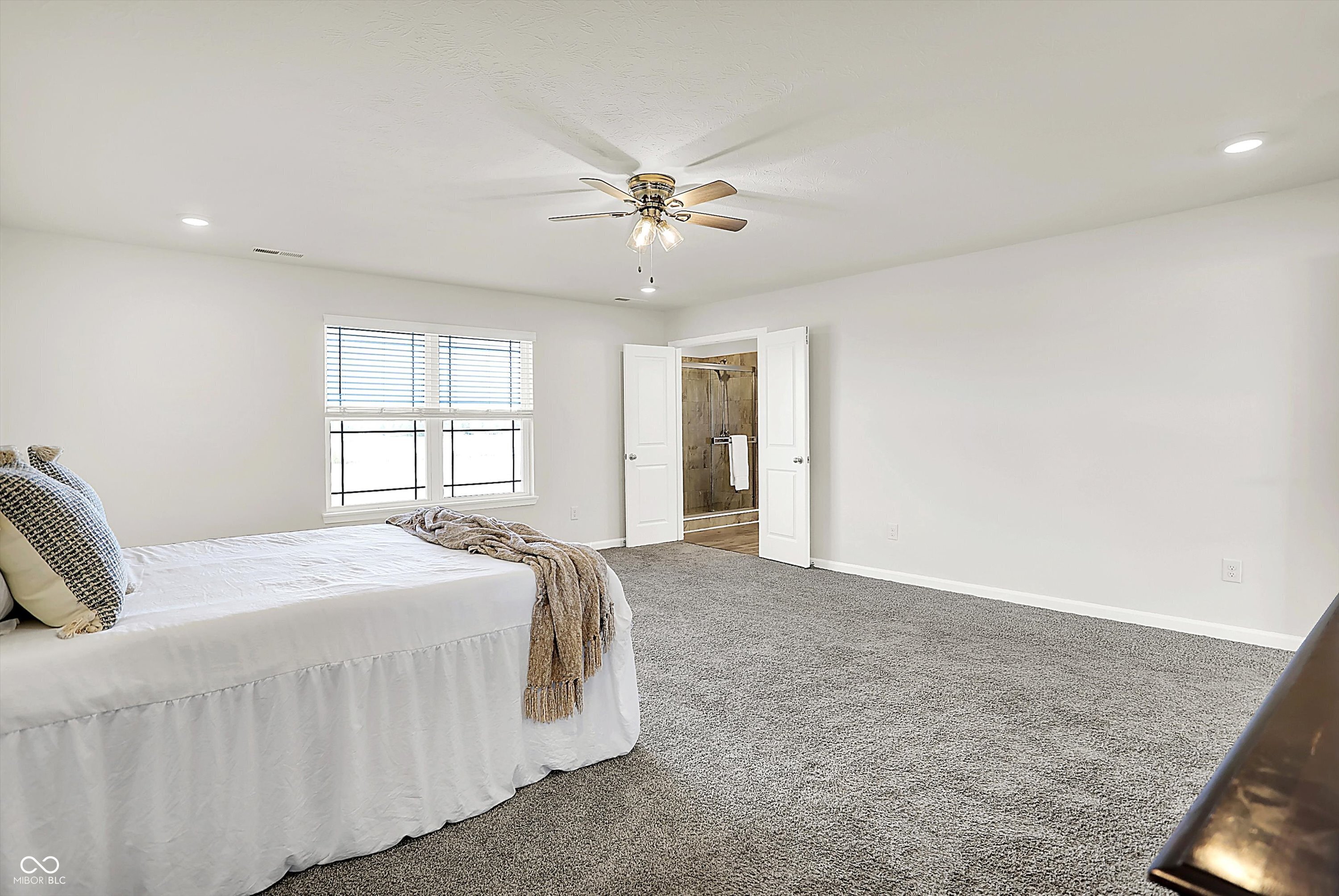 6390 Flag Stop Drive