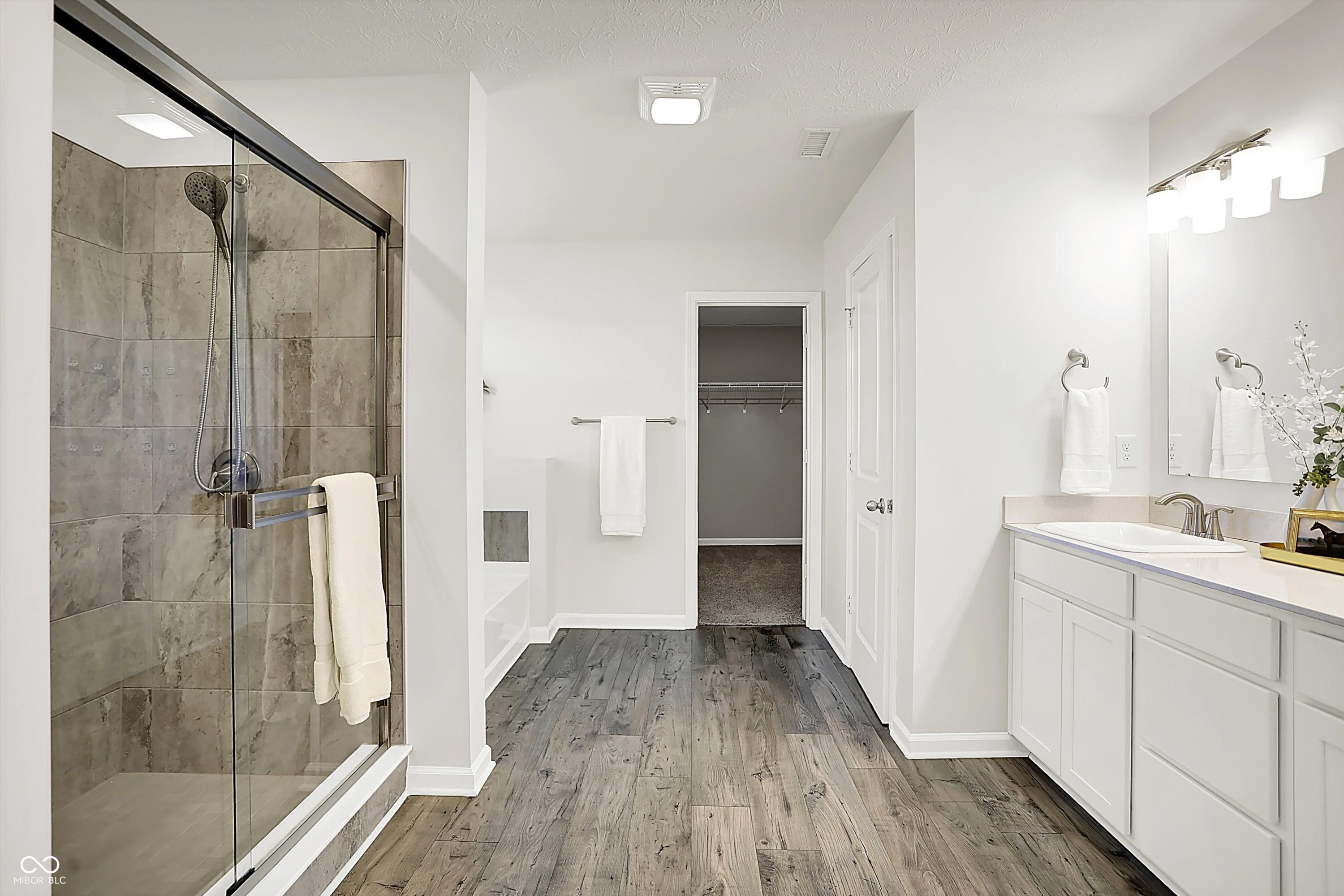 6390 Flag Stop Drive