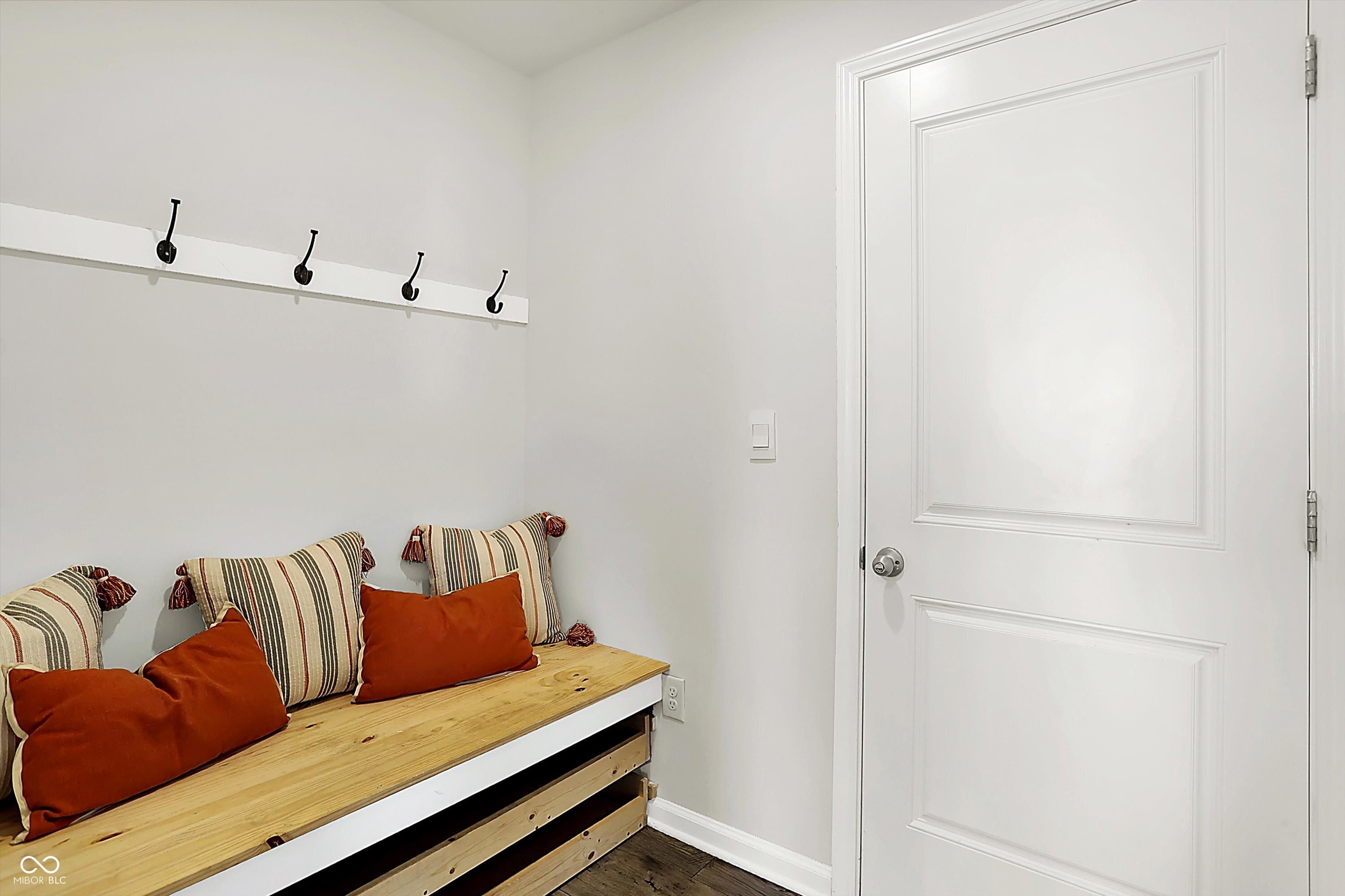 6390 Flag Stop Drive