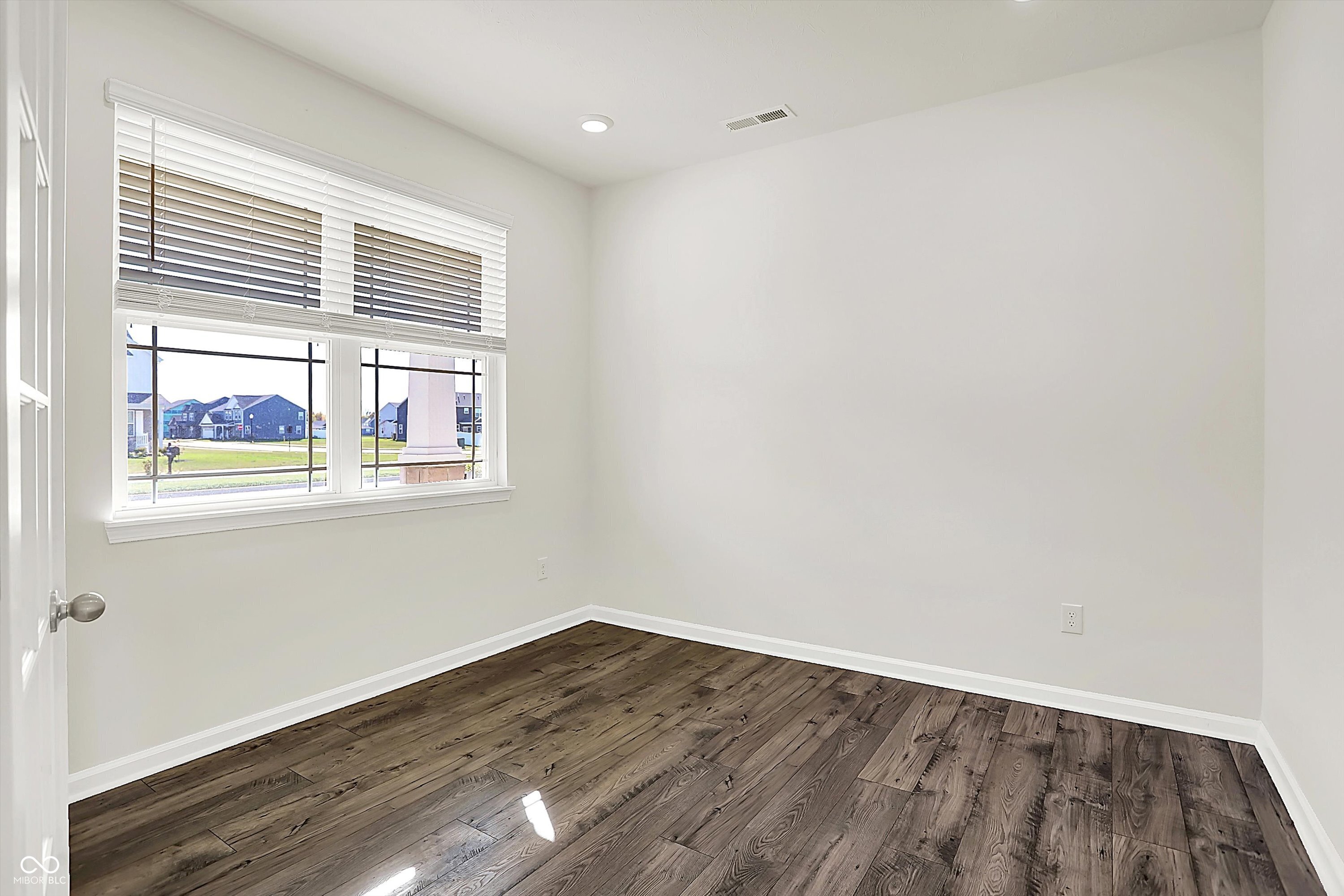 6390 Flag Stop Drive