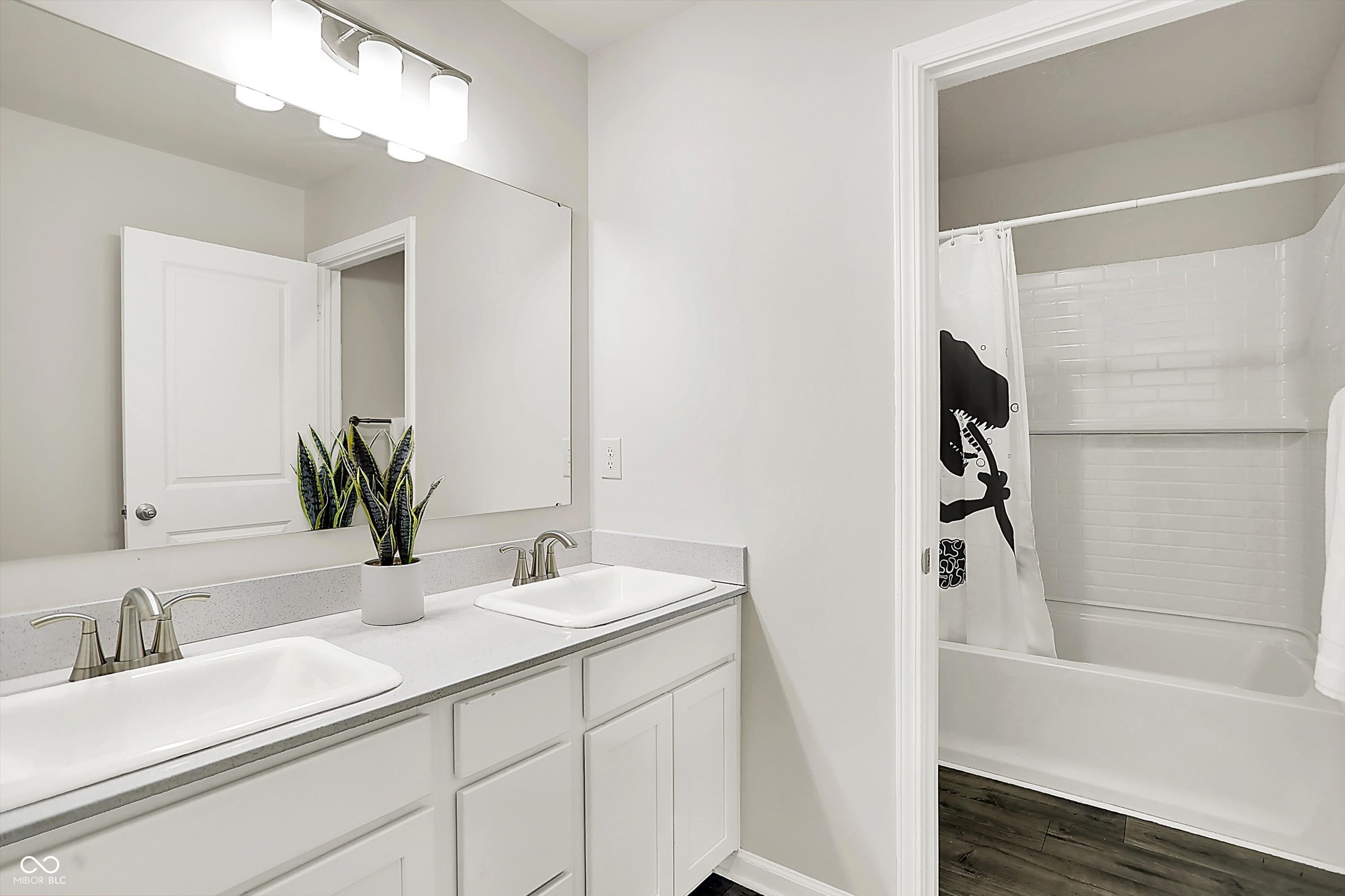 6390 Flag Stop Drive