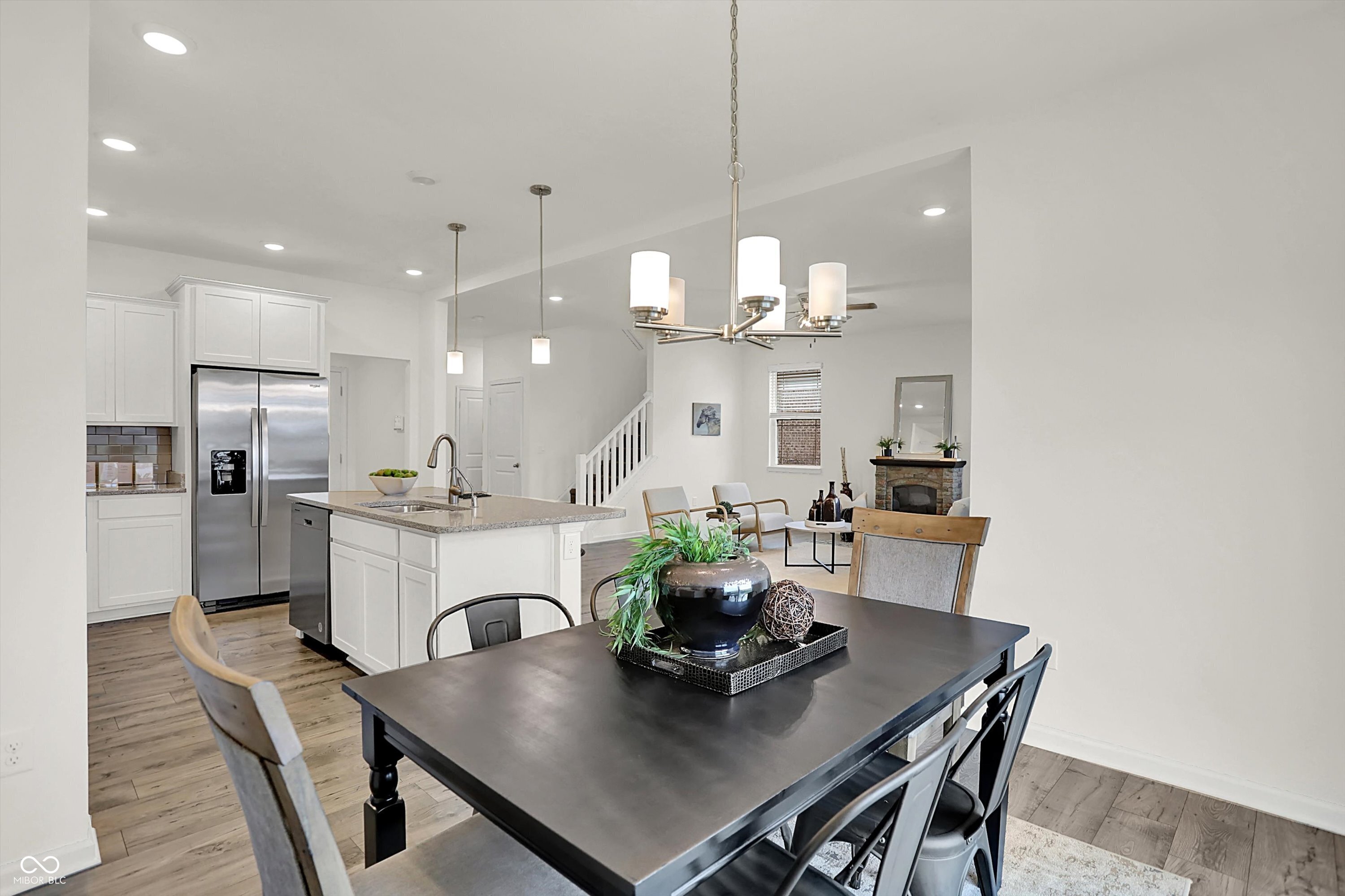 6390 Flag Stop Drive