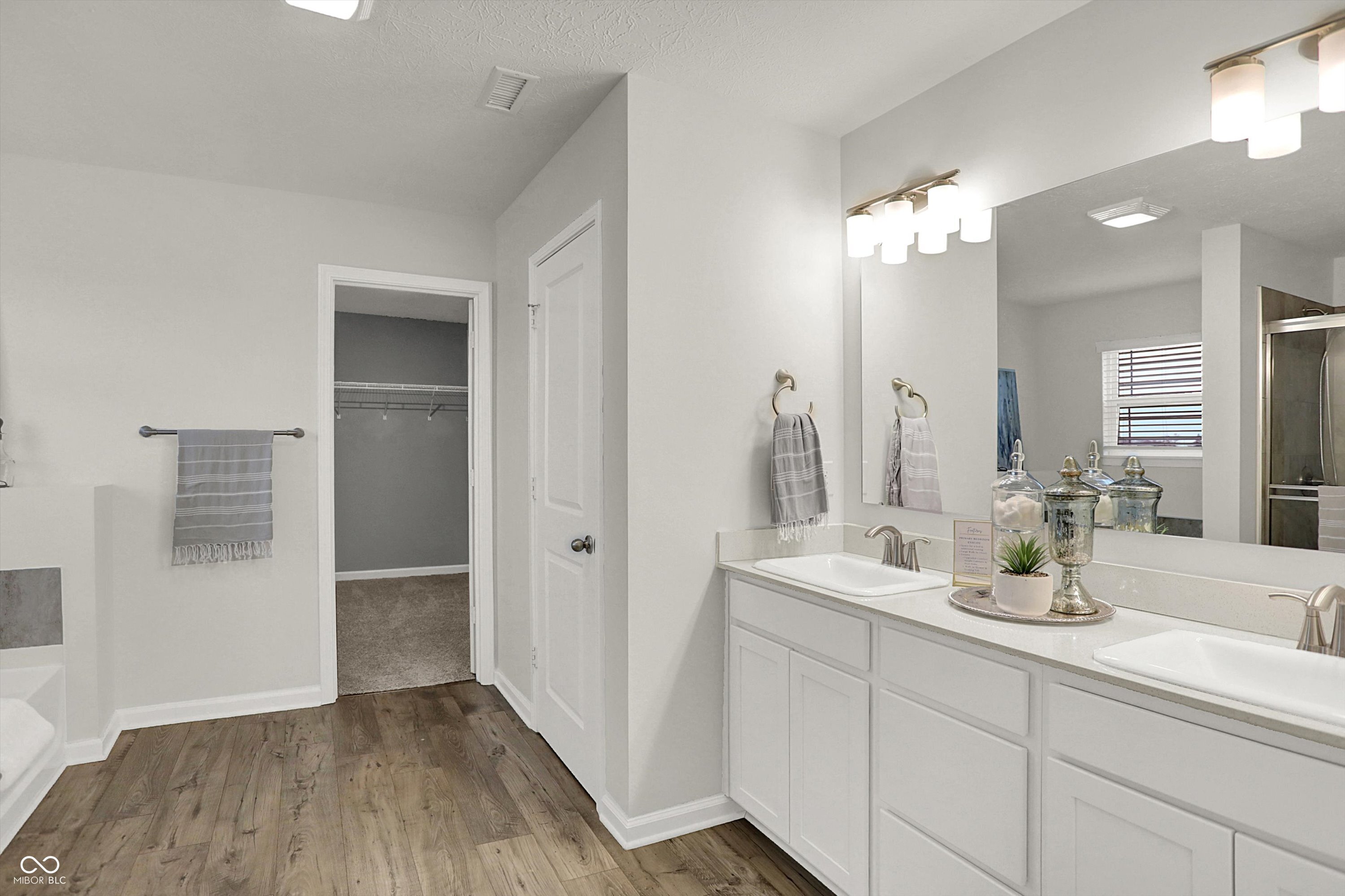 6390 Flag Stop Drive