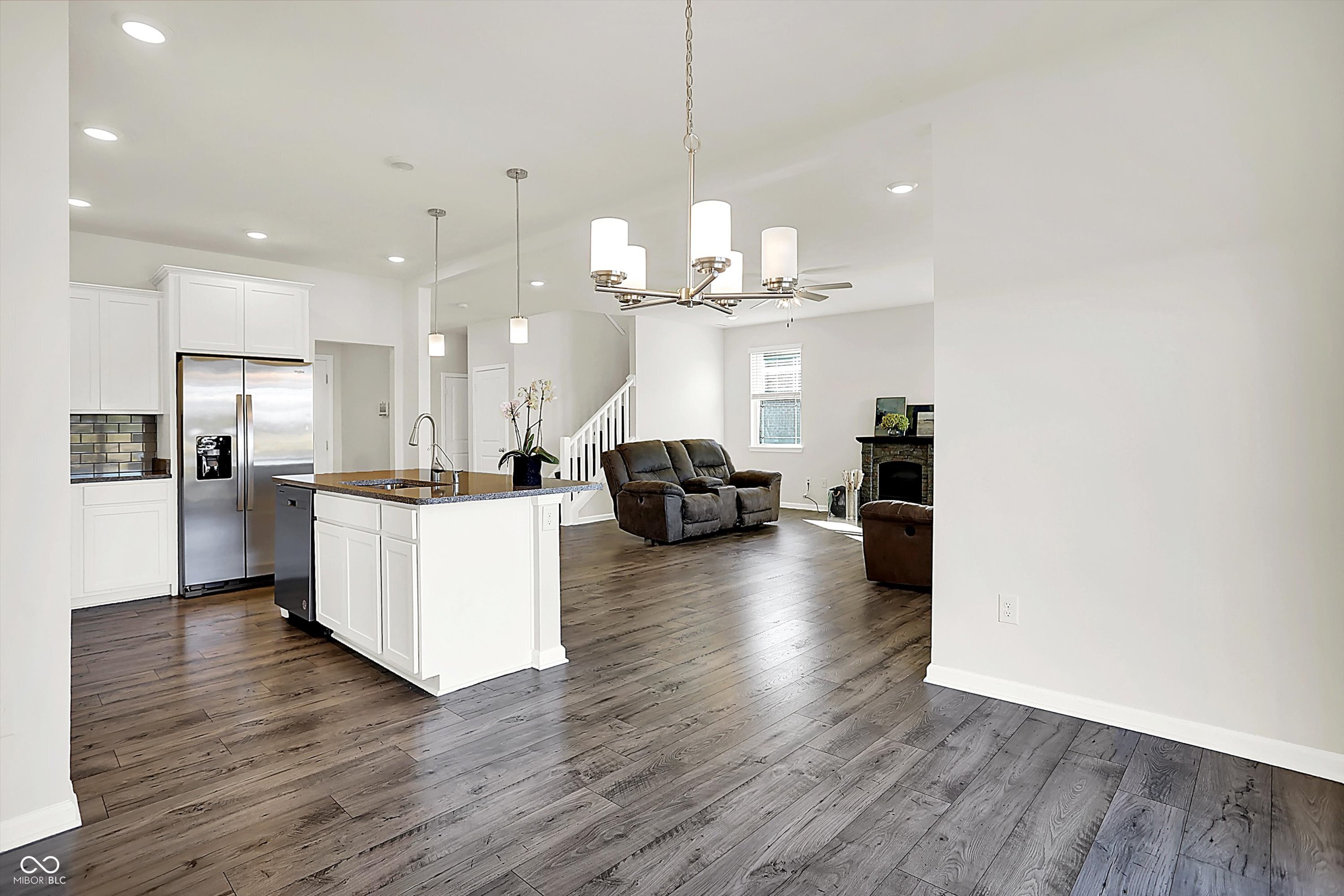 6390 Flag Stop Drive