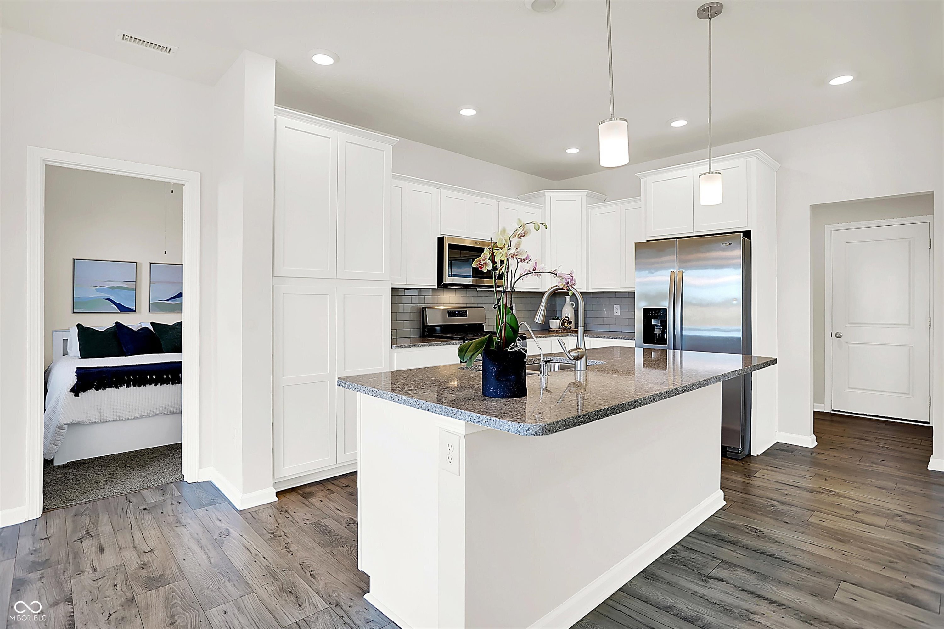 6390 Flag Stop Drive