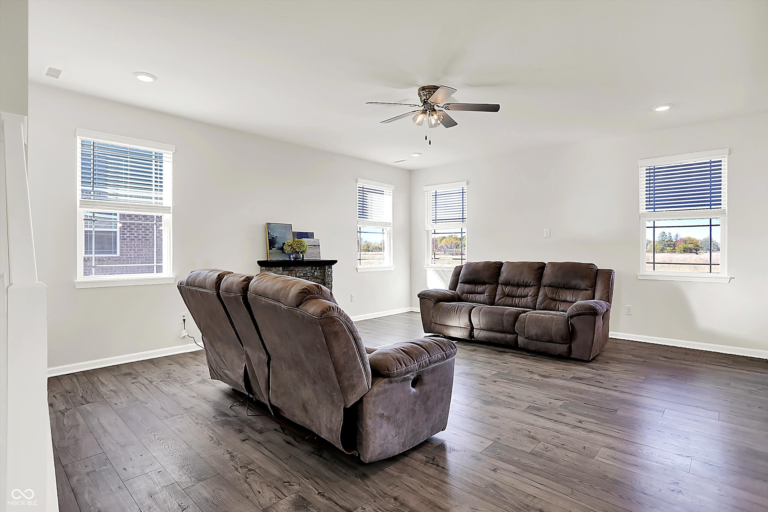 6390 Flag Stop Drive