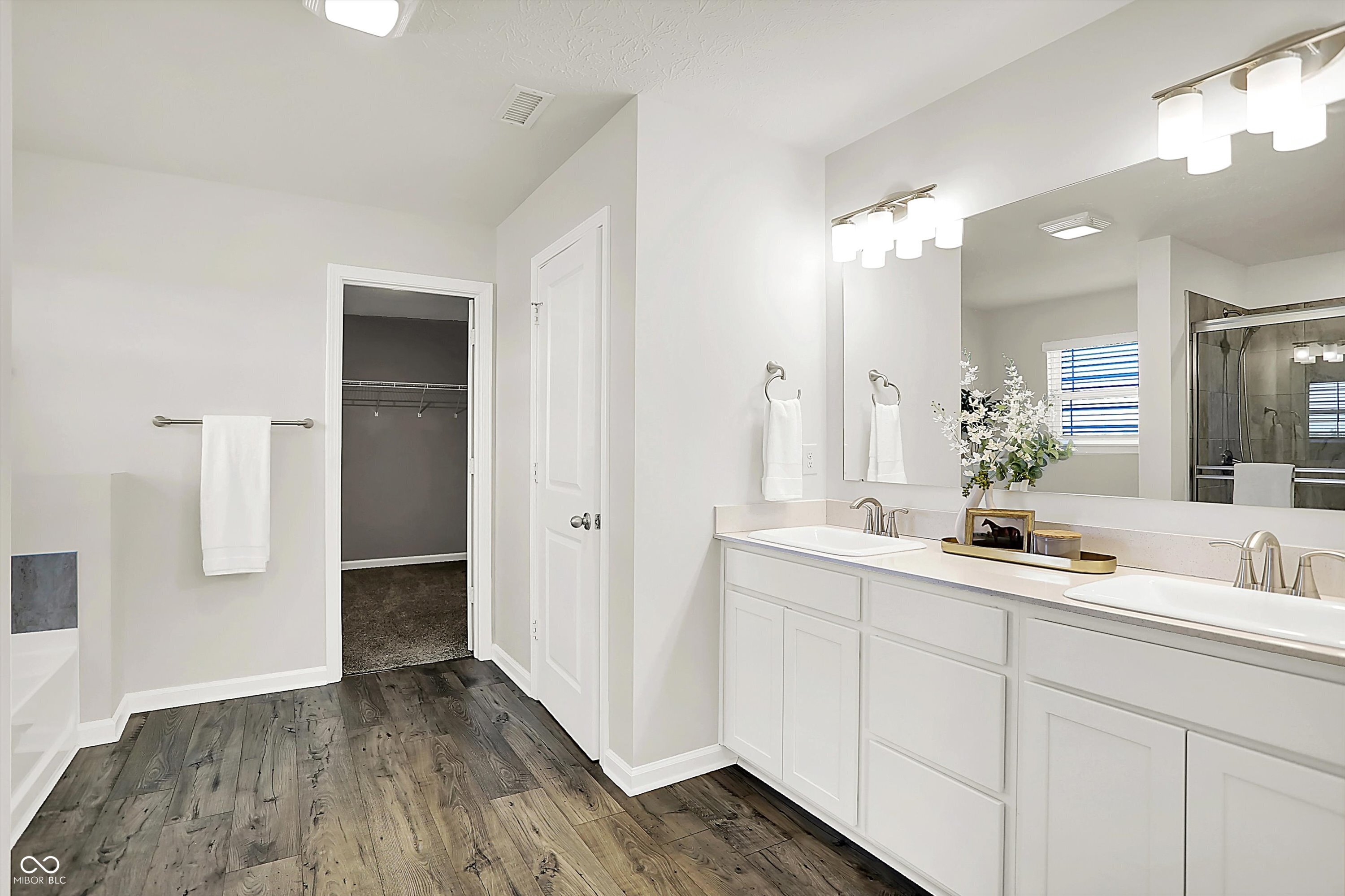 6390 Flag Stop Drive