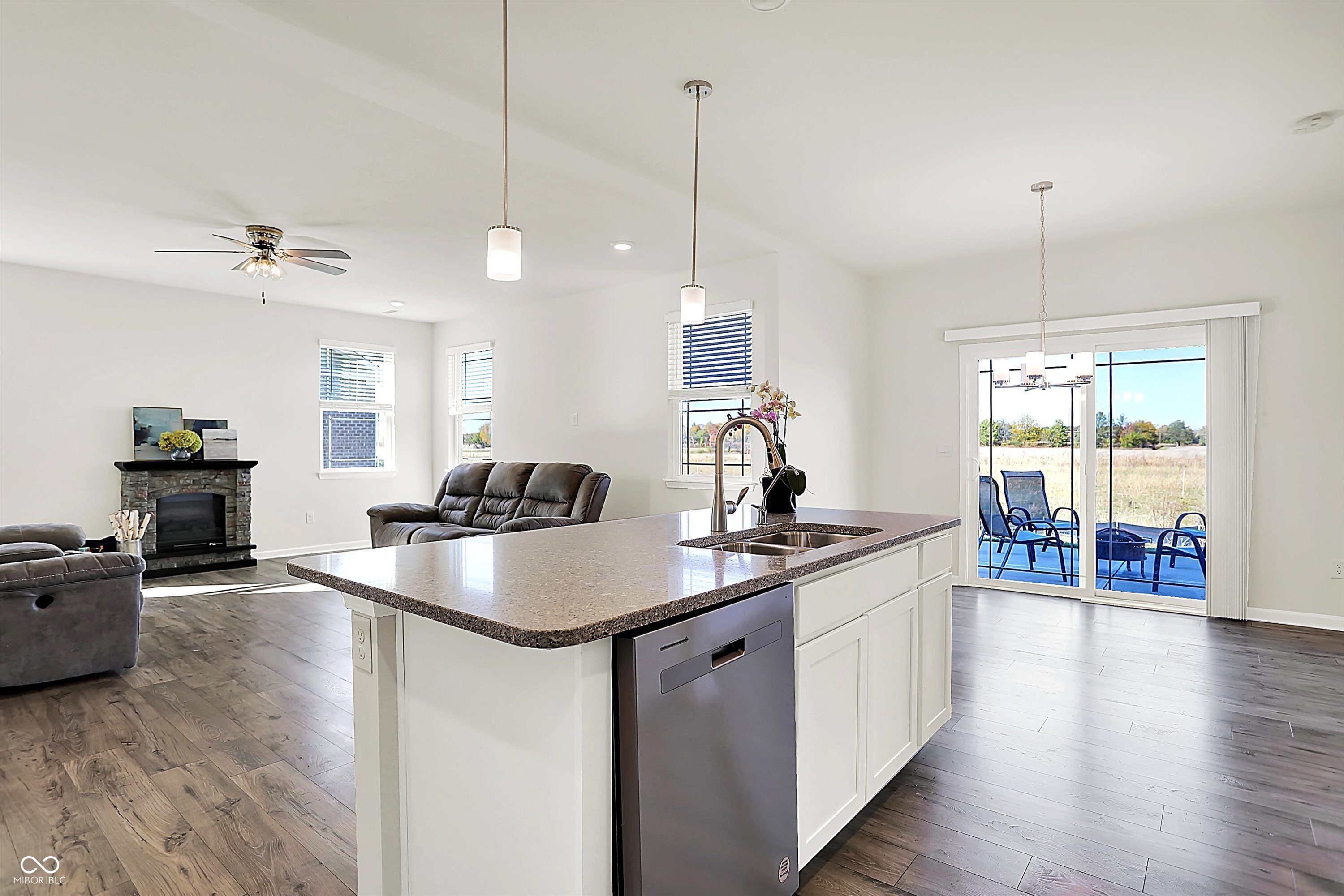 6390 Flag Stop Drive