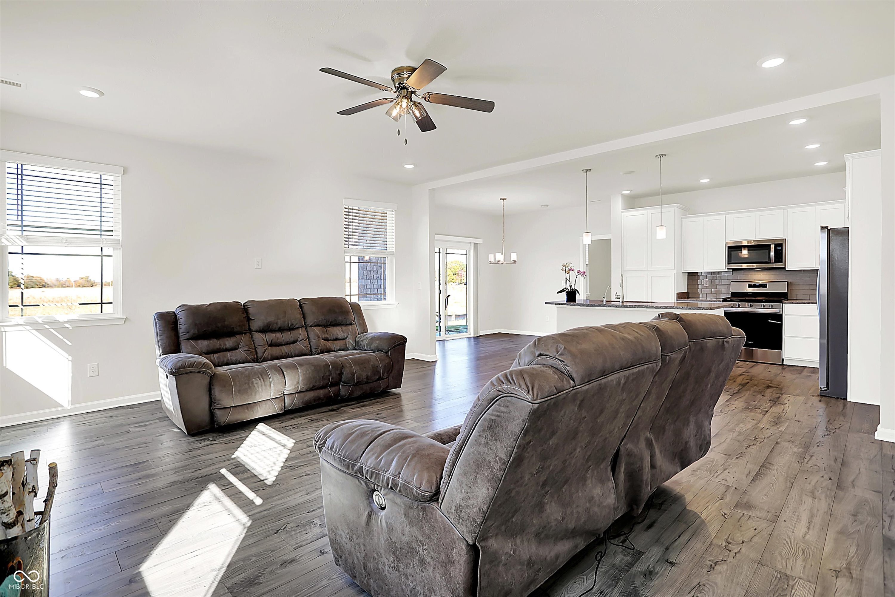 6390 Flag Stop Drive