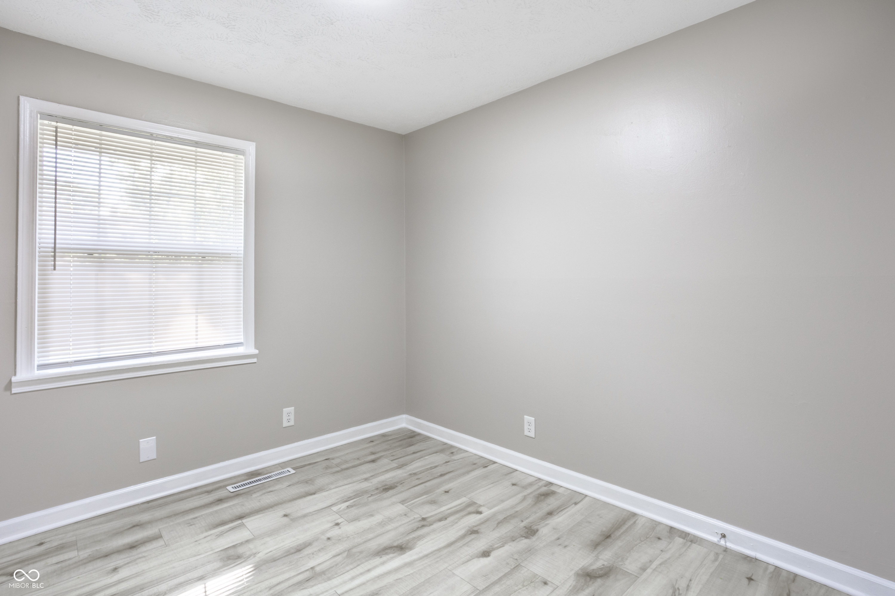 4101 N Arlington Avenue