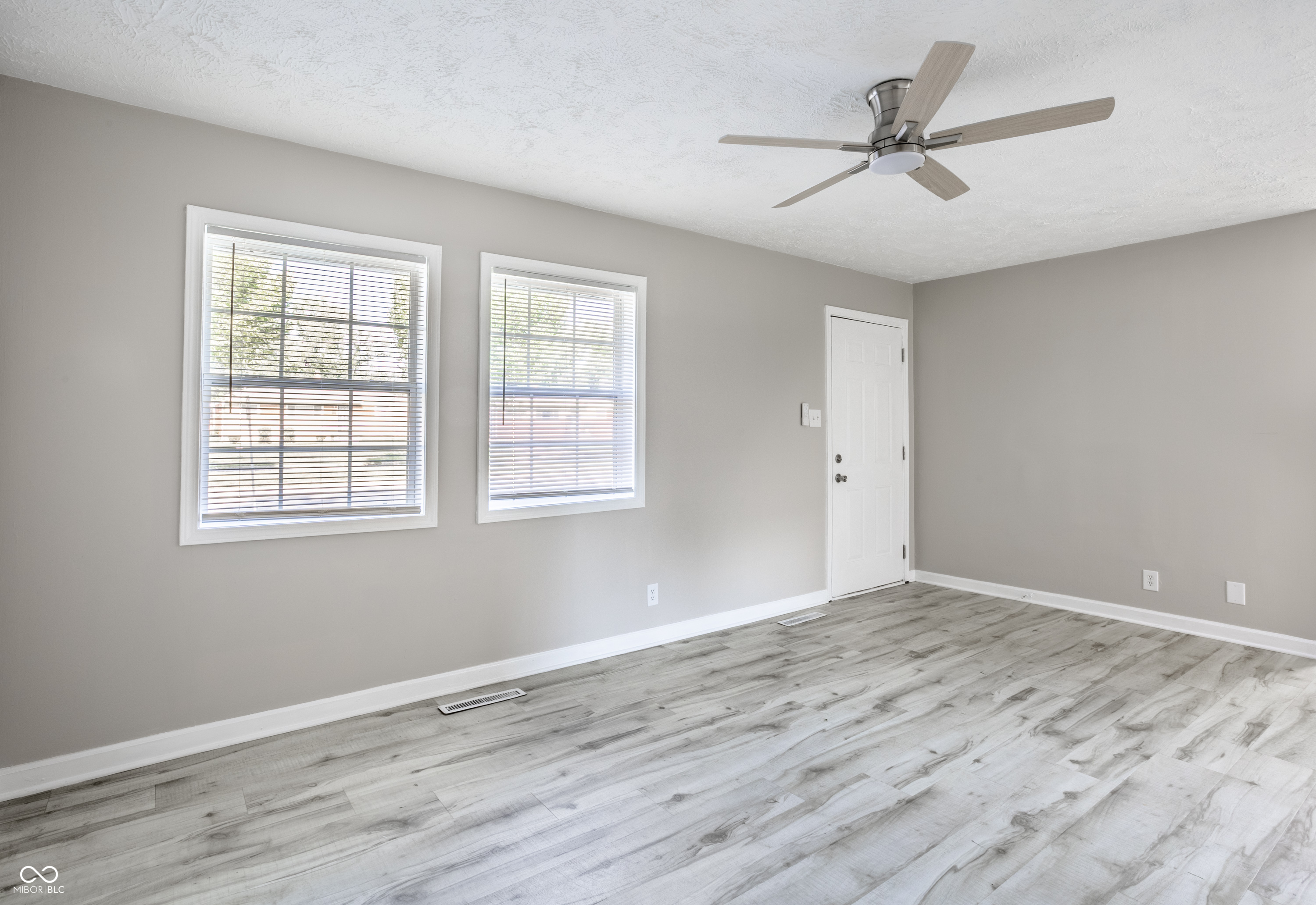 4101 N Arlington Avenue