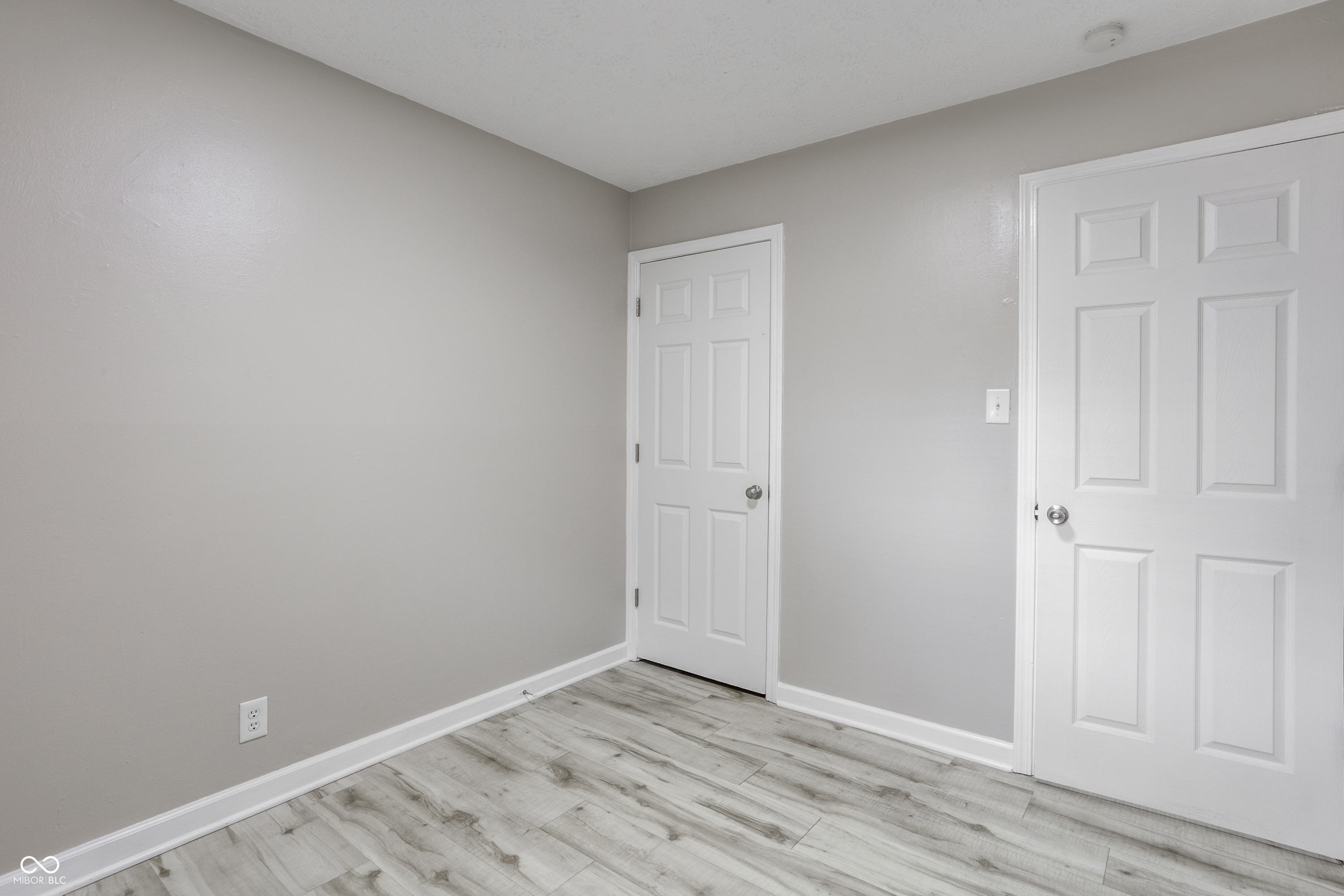 4101 N Arlington Avenue